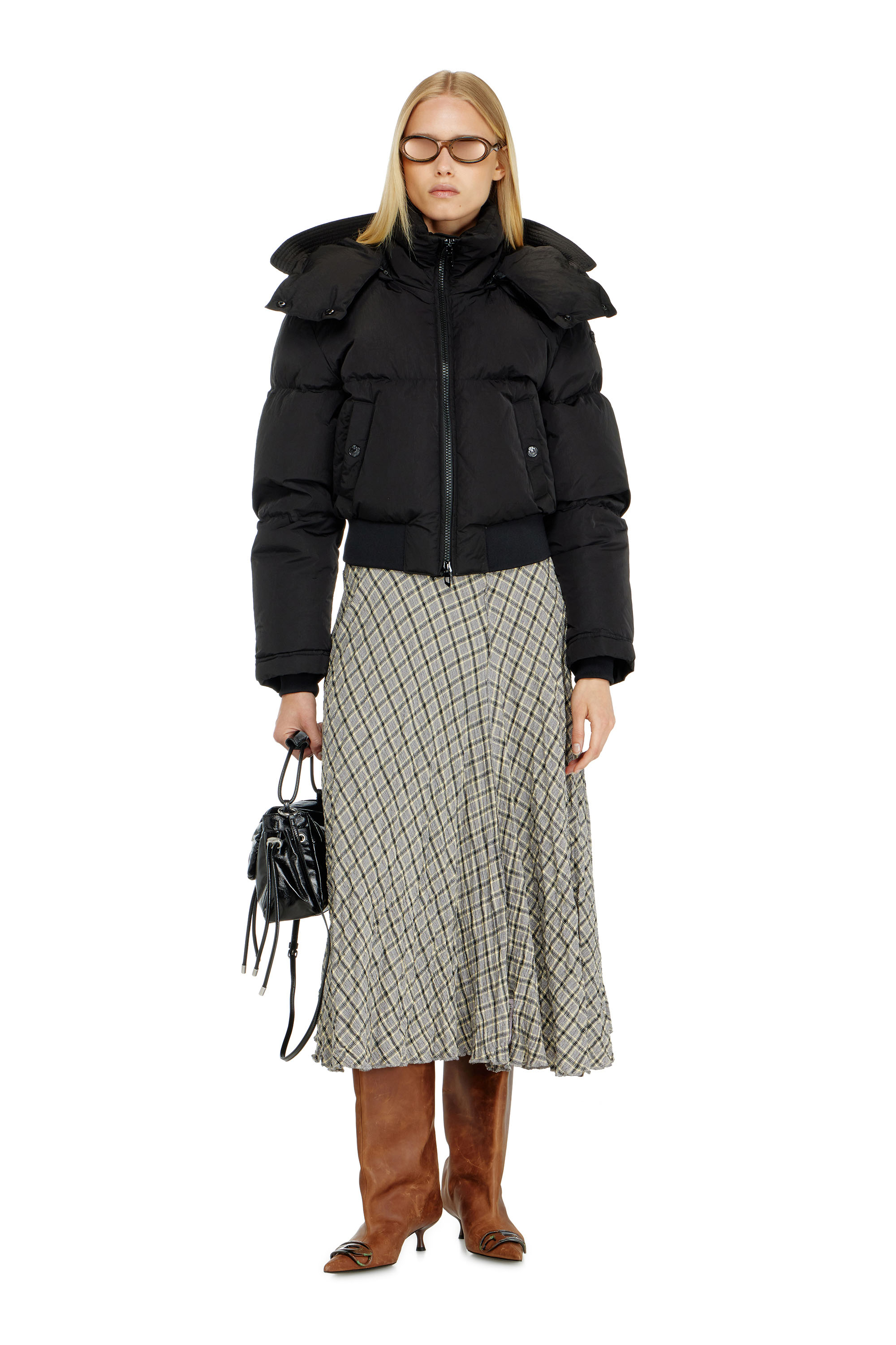 Diesel - W-PEYT-SHORT-NEW-WD, Damen Wrinkled-nylon Daunenjacke mit abnehmbarer Kapuze in Schwarz - 1