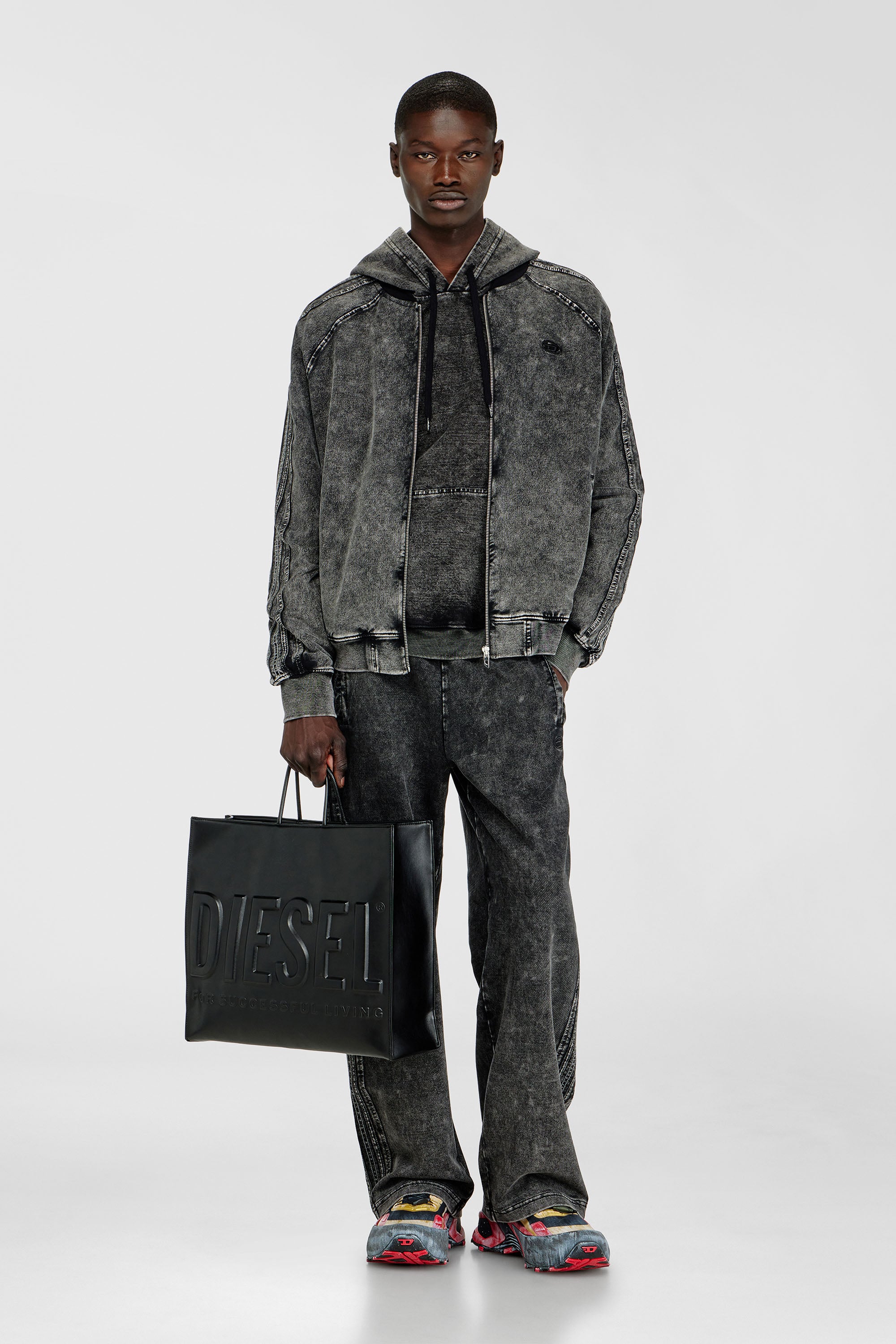 Diesel - DSL 3D SHOPPER EW X, Unisex's Dsl 3D - Shopping bag with embossed logo in Black - 2
