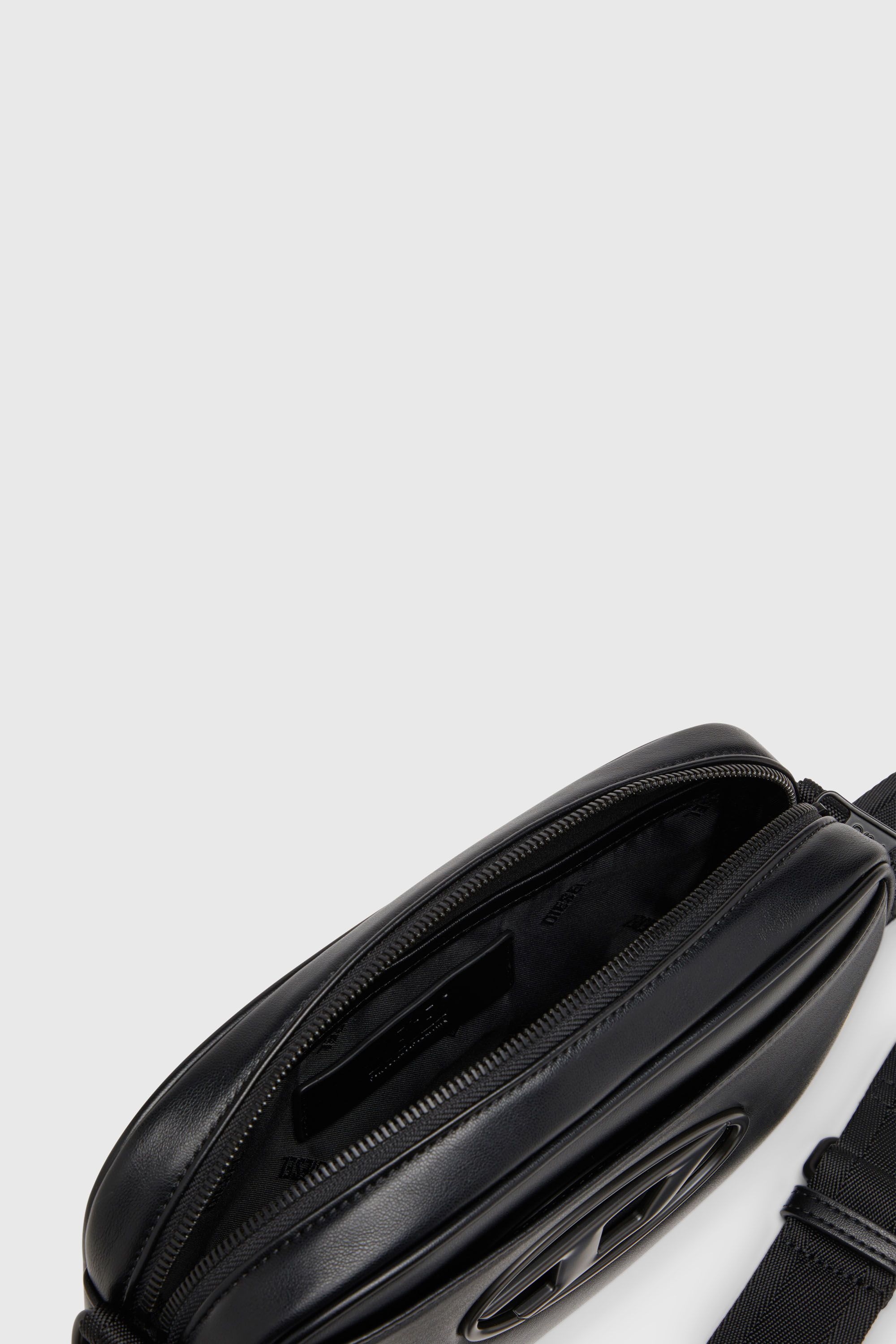 Diesel - HOLI-D CAMERA BAG, Holi-D-Camera bag in neoprene e PU Uomo in Nero - 3