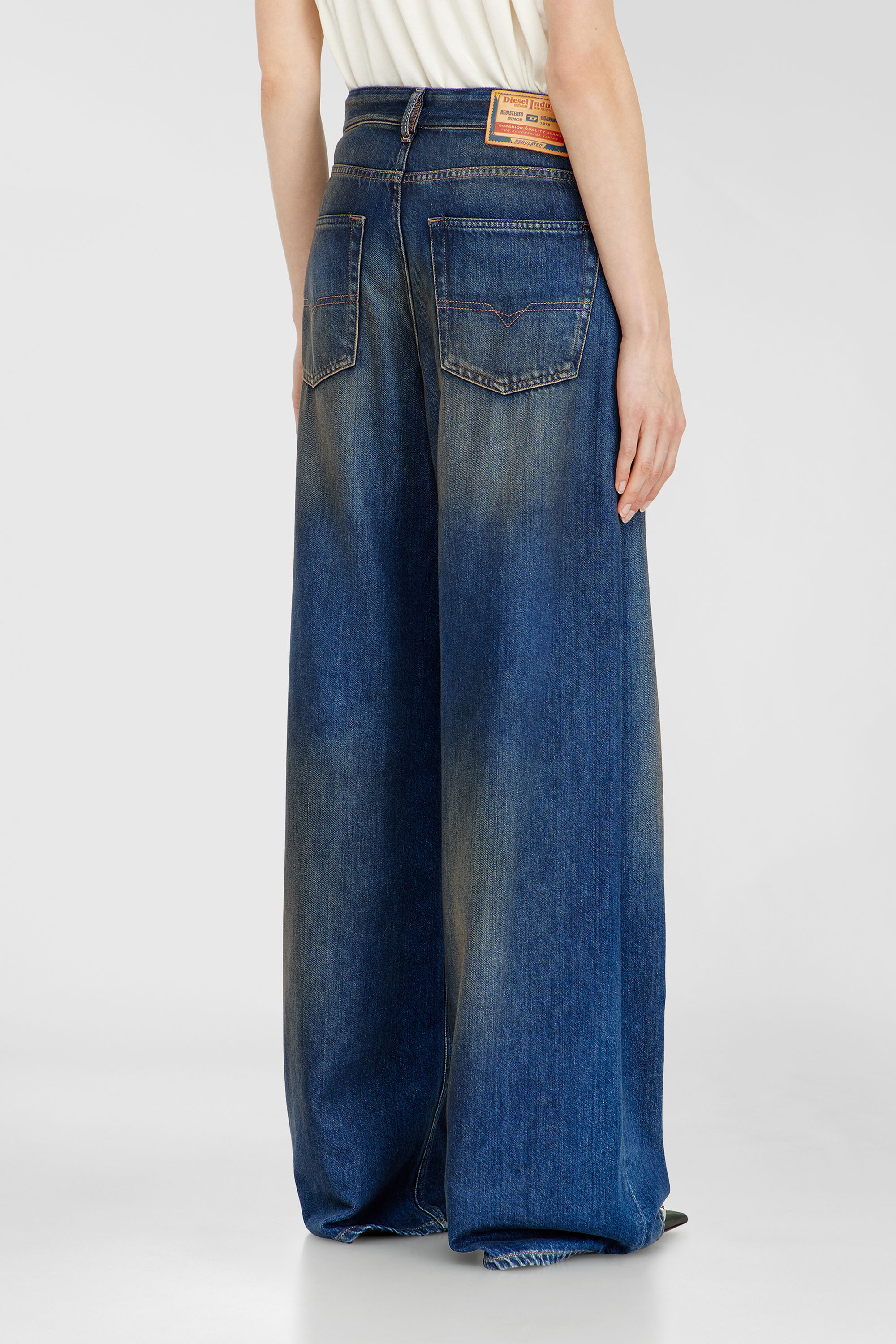 Diesel - Relaxed Jeans 1996 D-Sire 09P47 Donna, Blu Scuro - Image 5