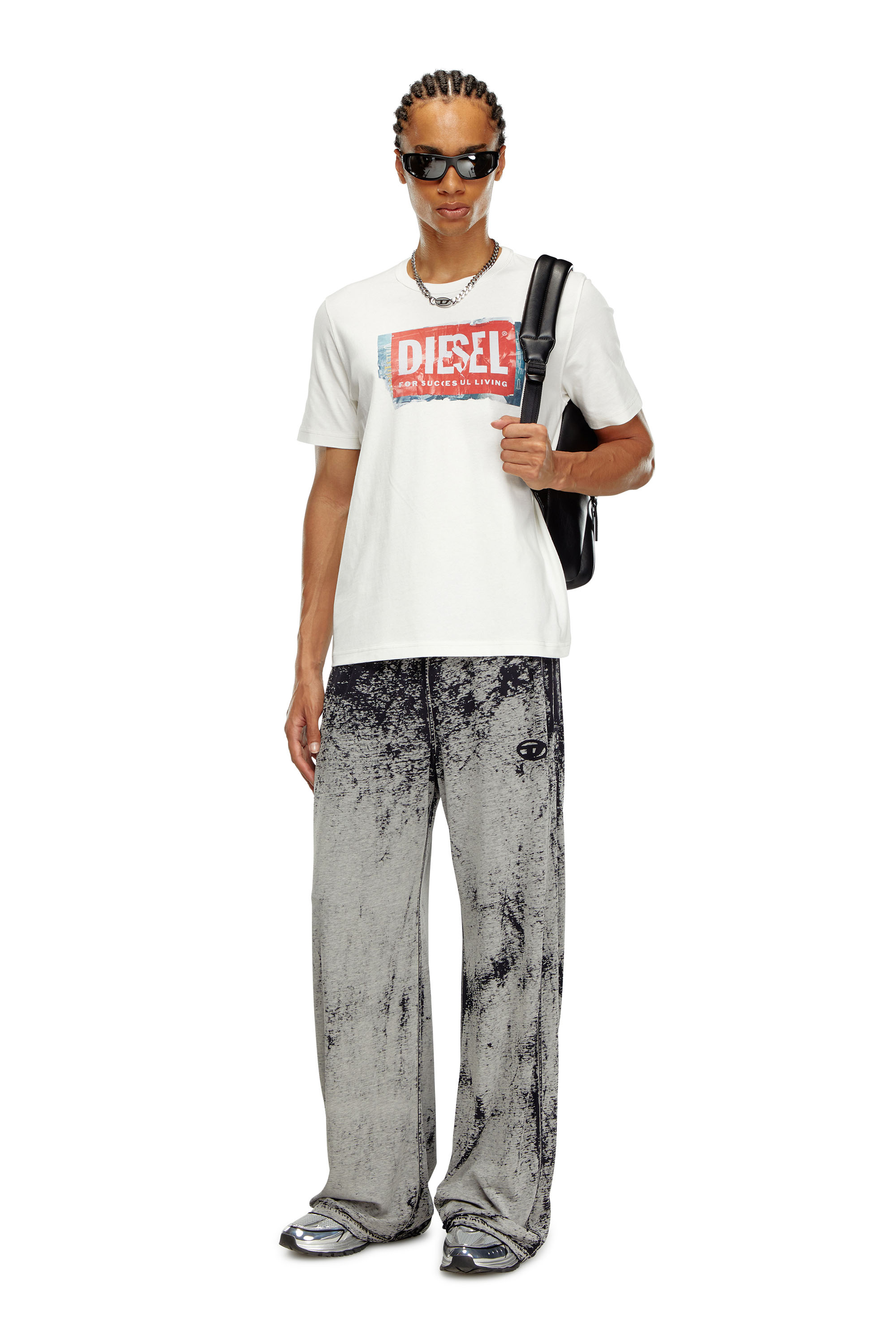 Diesel - T-ADJUST-Q6, T-shirt avec logo effet froiss&eacute; Homme in Blanc - 2