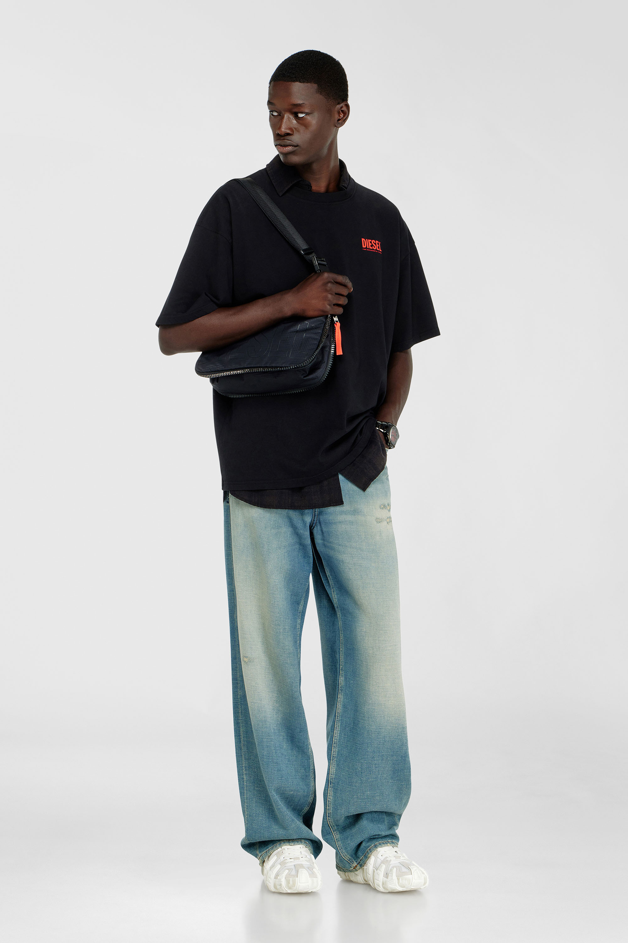 Diesel - T-BOXT-BISK, T-shirt in cotone con stampa Diesel Biscotto Uomo in Nero - 2
