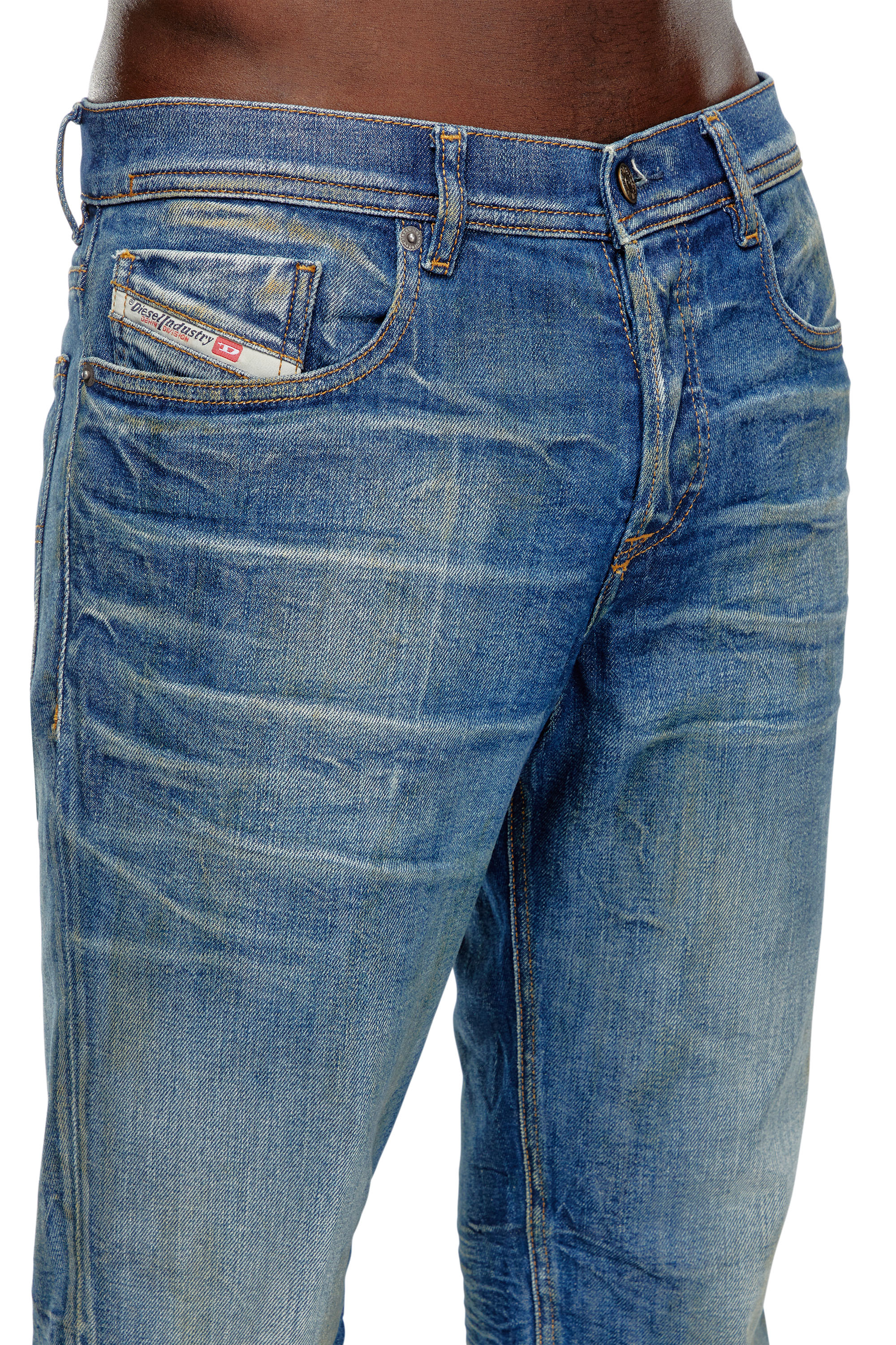 Diesel - Tapered Jeans 2023 D-Finitive 09J66, Blu medio - Image 5
