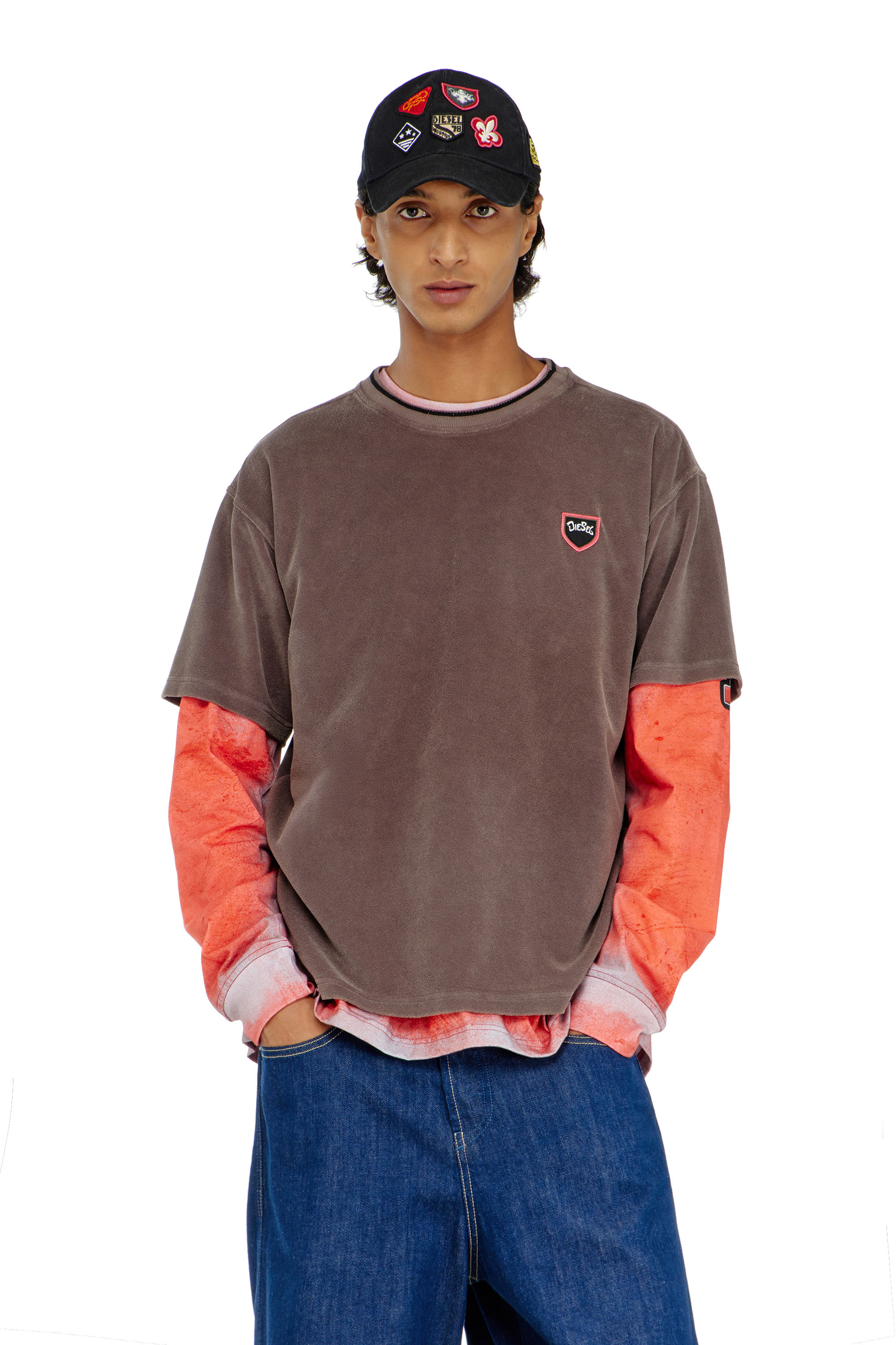 Diesel - T-SPONGY, T-shirt in ciniglia con patch a scudo Uomo in Marrone - 1