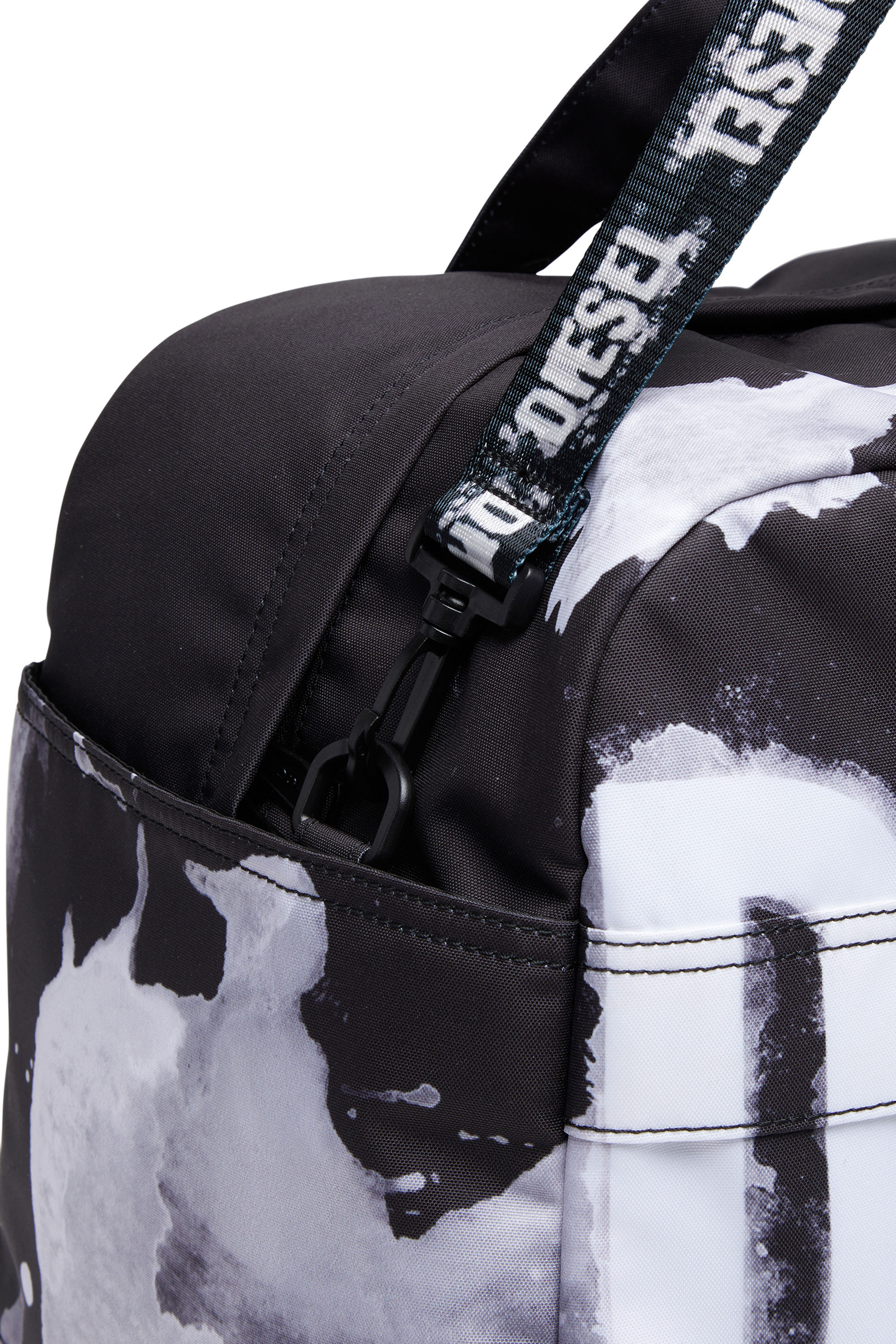 Diesel - RAVE DUFFLE L X, Uomo Rave-Borsone con stampa logo a macchie di colore in Nero - Image 5