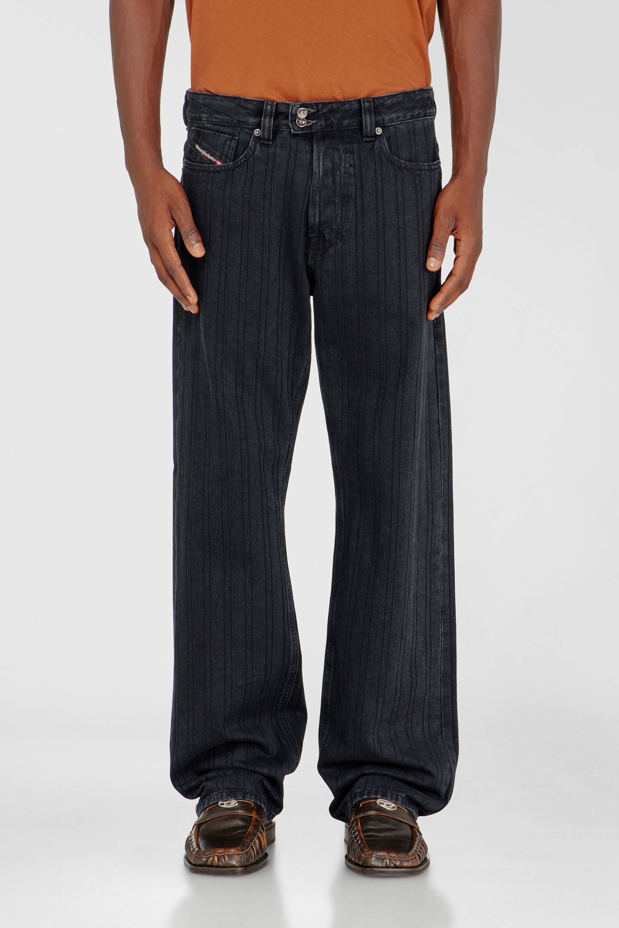 Diesel - Herren Relaxed Jeans 1980 D-Eeper 09Q12, Schwarz/Dunkelgrau - 1