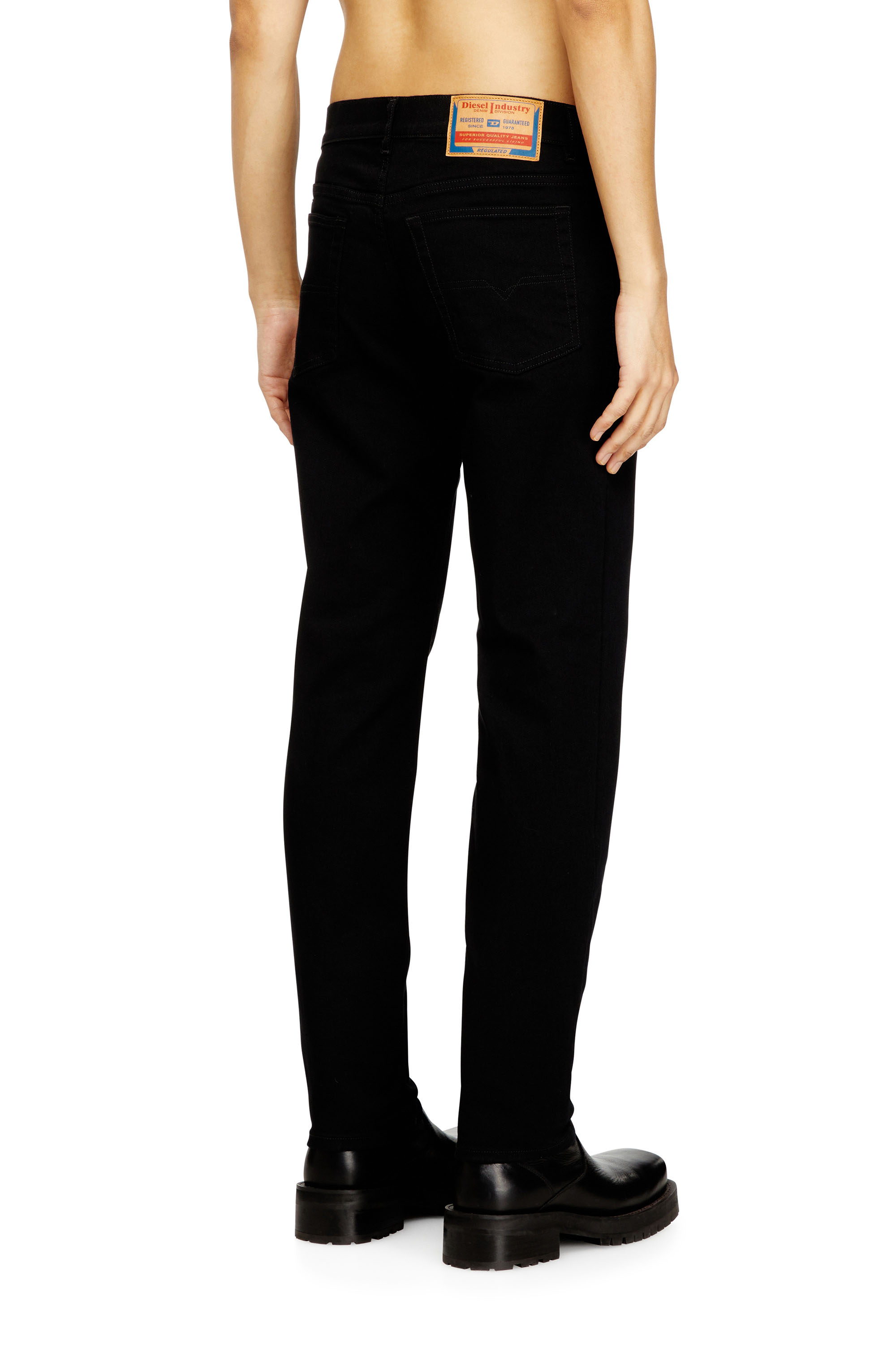 Diesel - Regular Jeans 2023 D-Finitive 069YP Uomo, Nero/Grigio scuro - Image 4