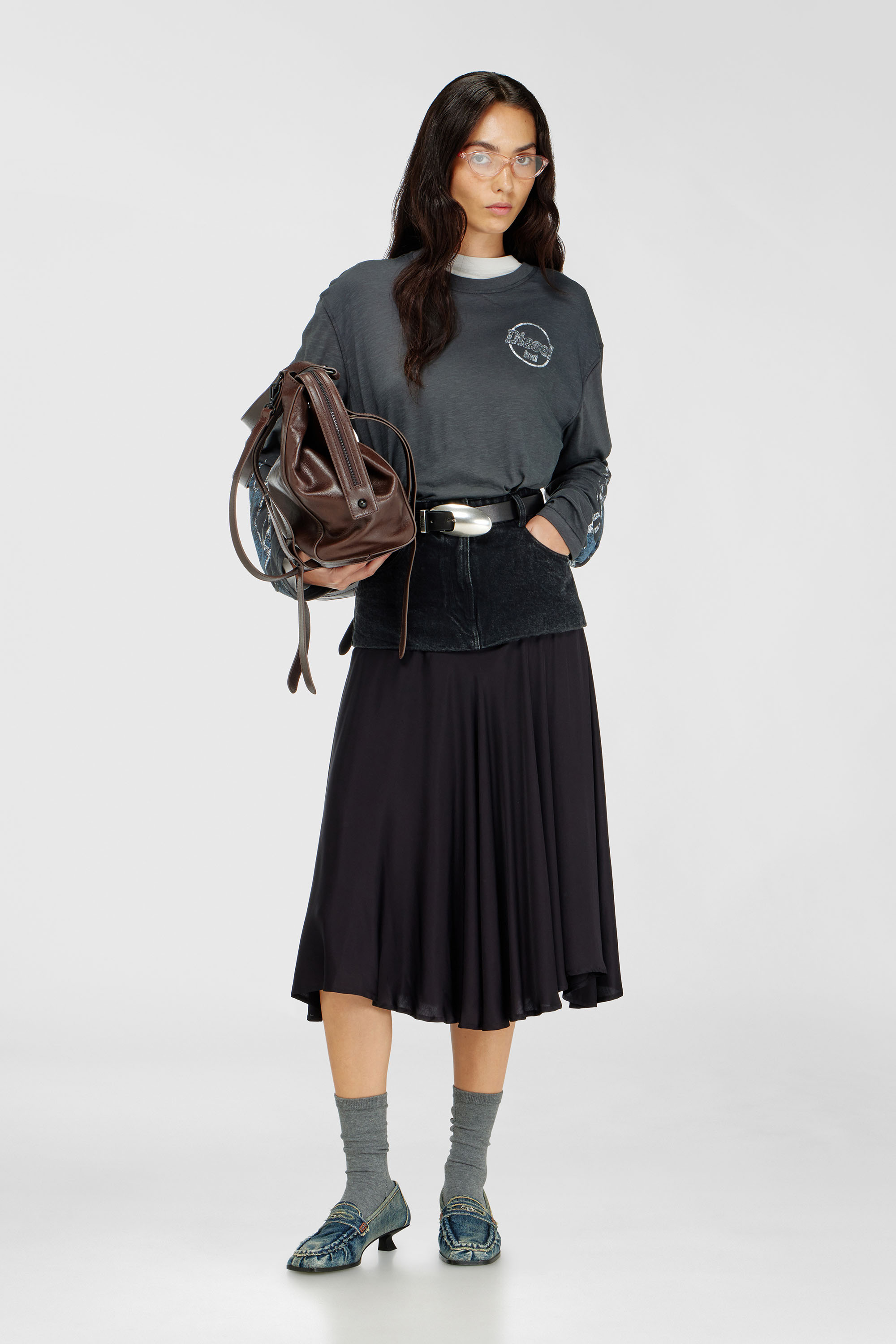 Diesel - T-HILARY-LS-B3, T-shirt manches longues en jersey flamm&eacute; avec imprim&eacute; craquel&eacute; Femme in Gris - 2
