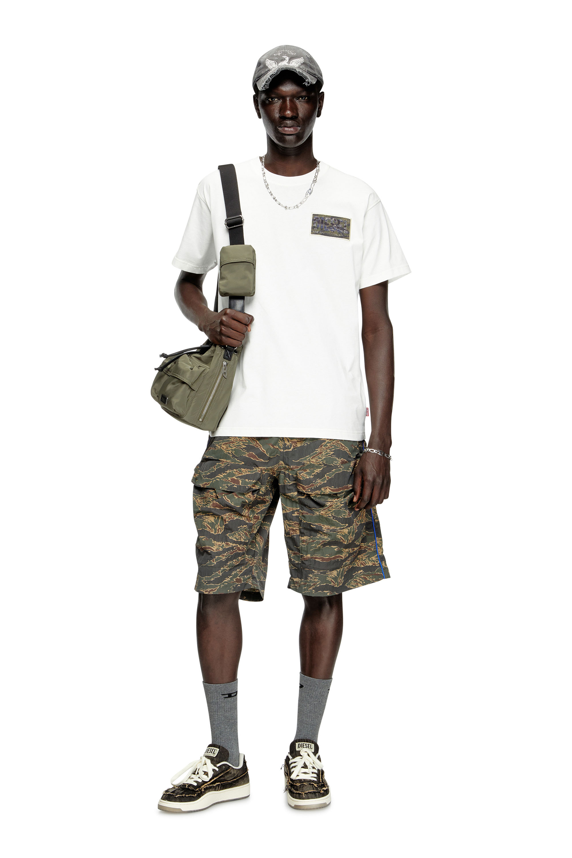 Diesel - T-NORM-T3, T-shirt avec empiècement à logo camouflage Homme in Blanc - 1