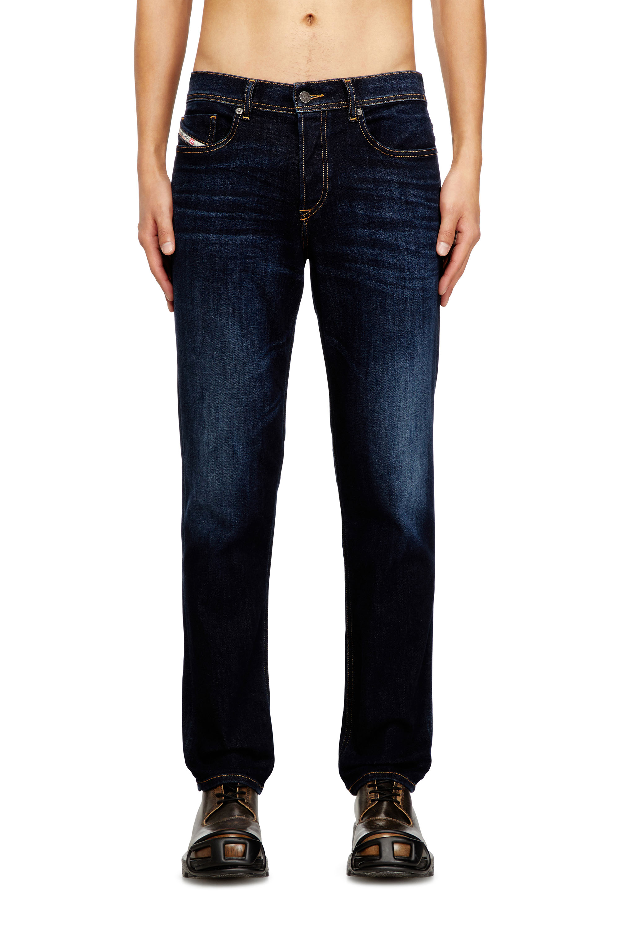 Diesel - Regular Jeans 2023 D-Finitive 009ZS Homme, Bleu Foncé - Image 1