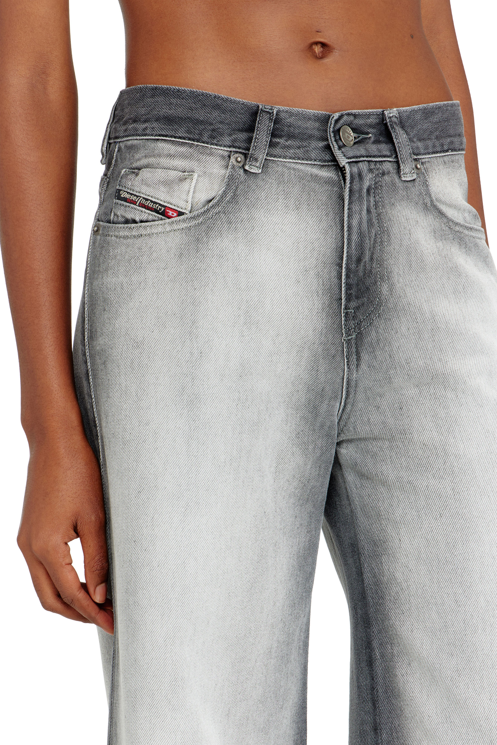 Diesel - Flare Jeans 1978 D-Akemi 09P28 Donna, Grigio Chiaro - Image 4