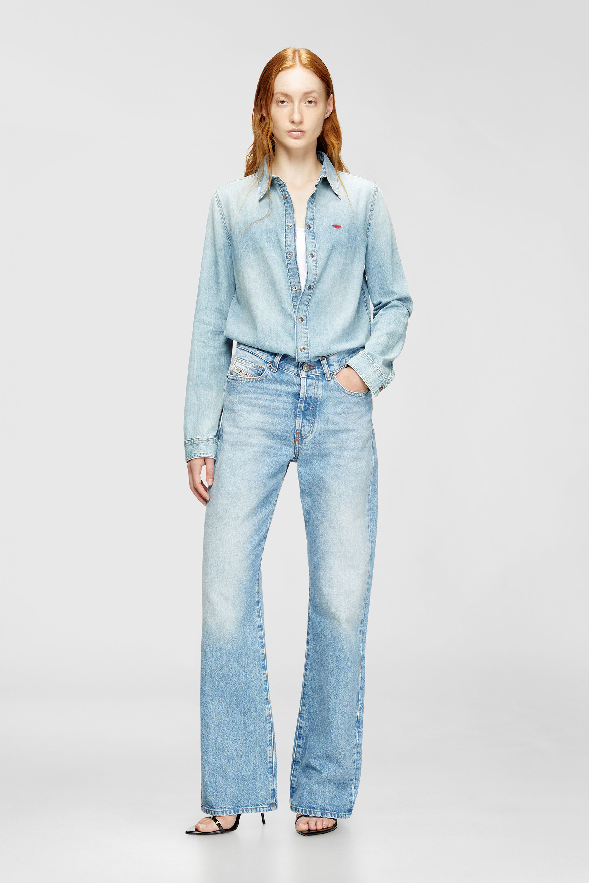 Diesel - DE-EAZY, Chemise en denim avec logo brod&eacute; Femme in Bleu - 2