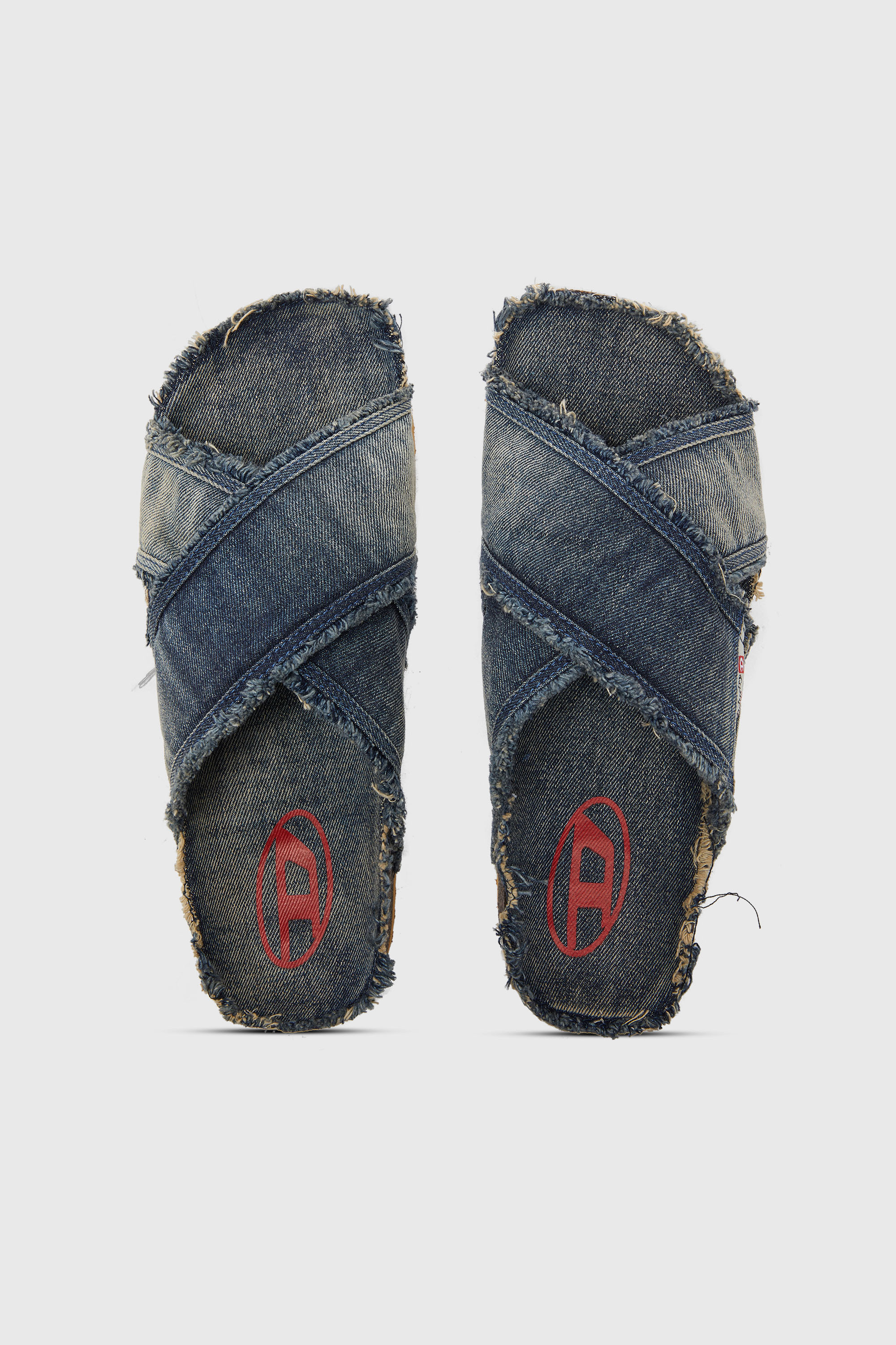 Diesel - D-WOODSTOCK CROSS, D-Woodstock-Crossover mules en denim effiloch&eacute; Homme in Bleu - 4