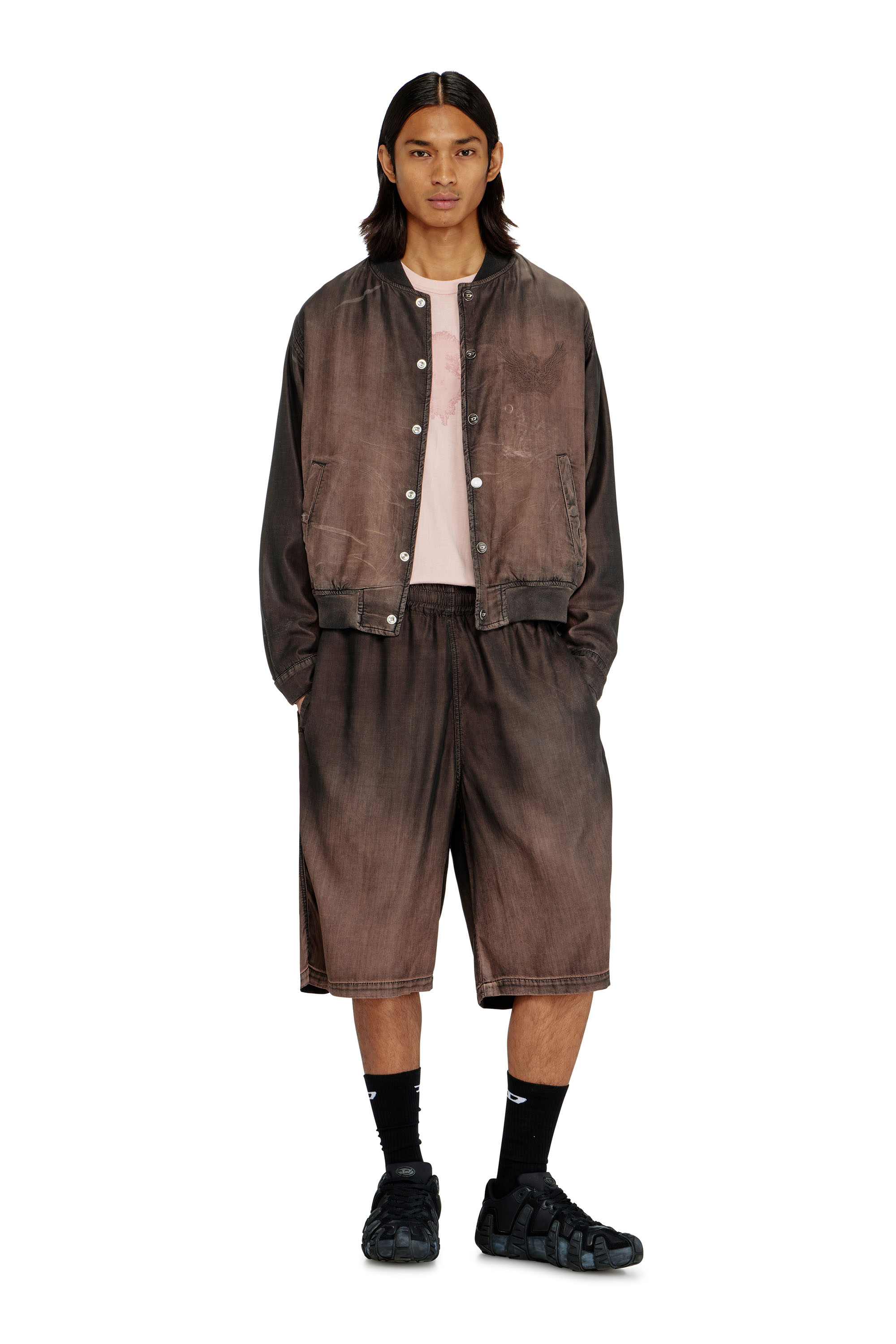 Diesel - D-RODER-SHORT-S, Bermuda d&eacute;contract&eacute; en denim enduit fluide Mixte in Marron - 1