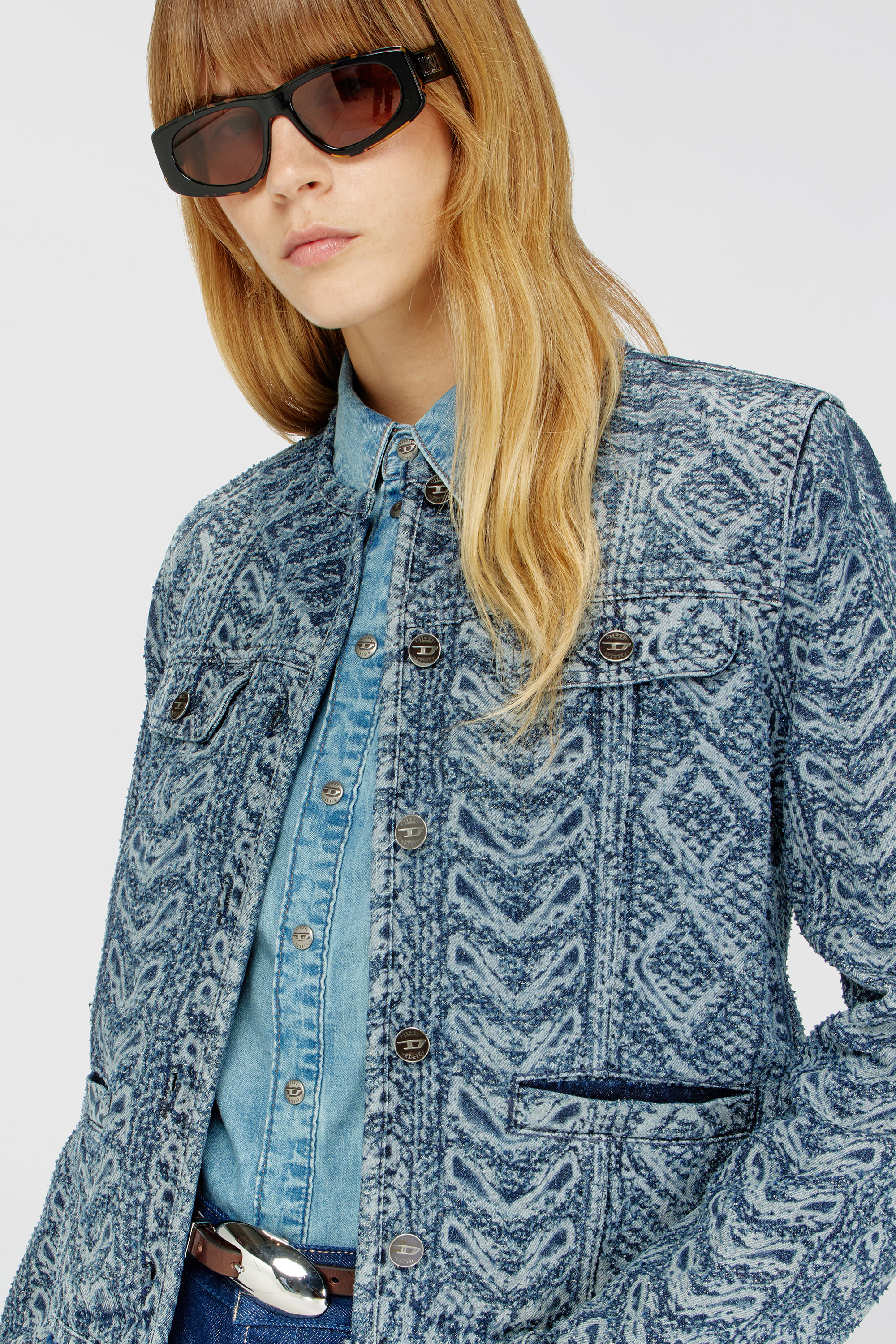 Diesel - DE-GRAFY-S2, Veste sans col en denim effet maille torsad&eacute;e Femme in Bleu - 5