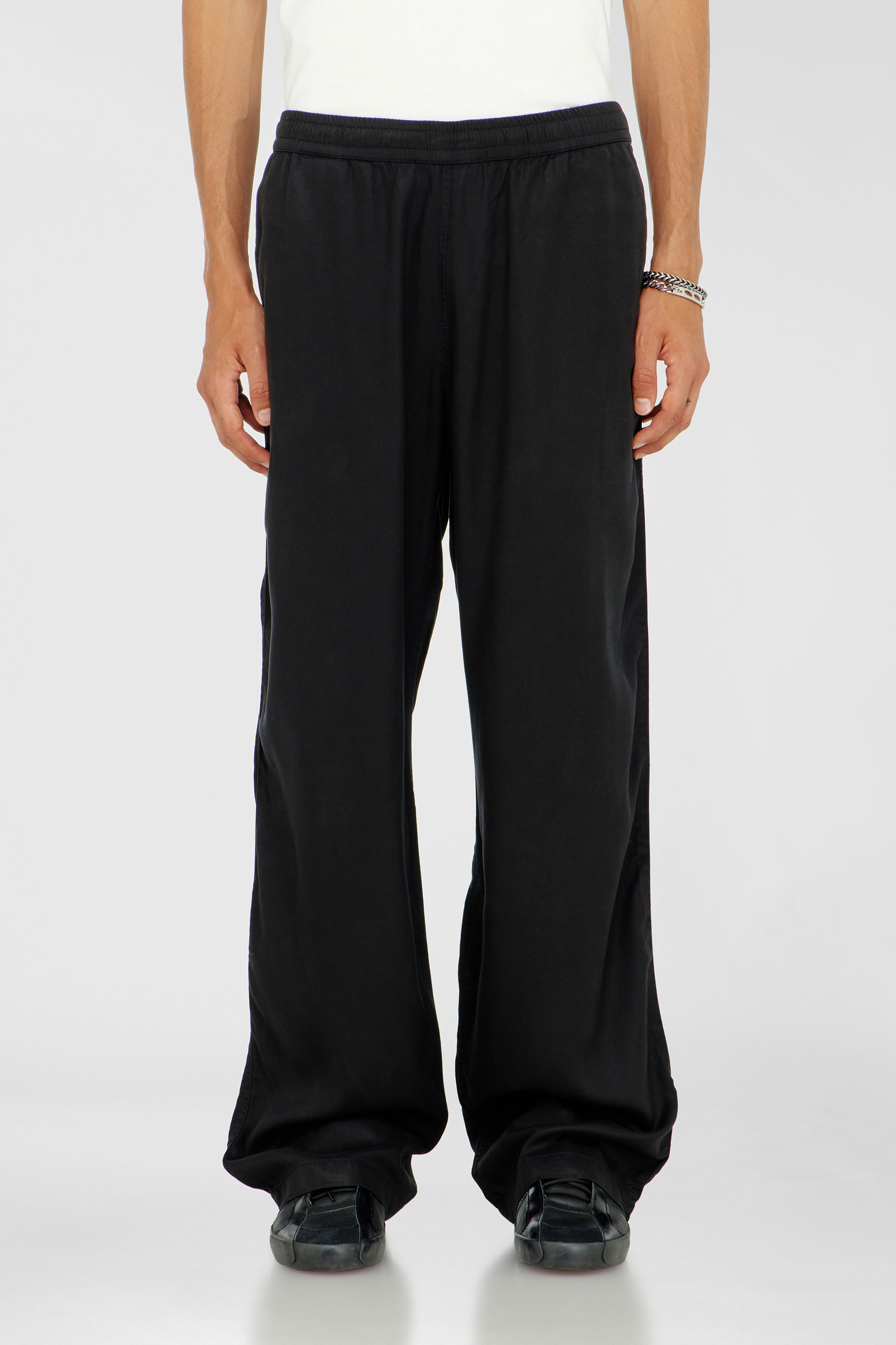 Diesel - P-DREYER-C, Pantaloni con coulisse in twill sfumato Uomo in Nero - 1