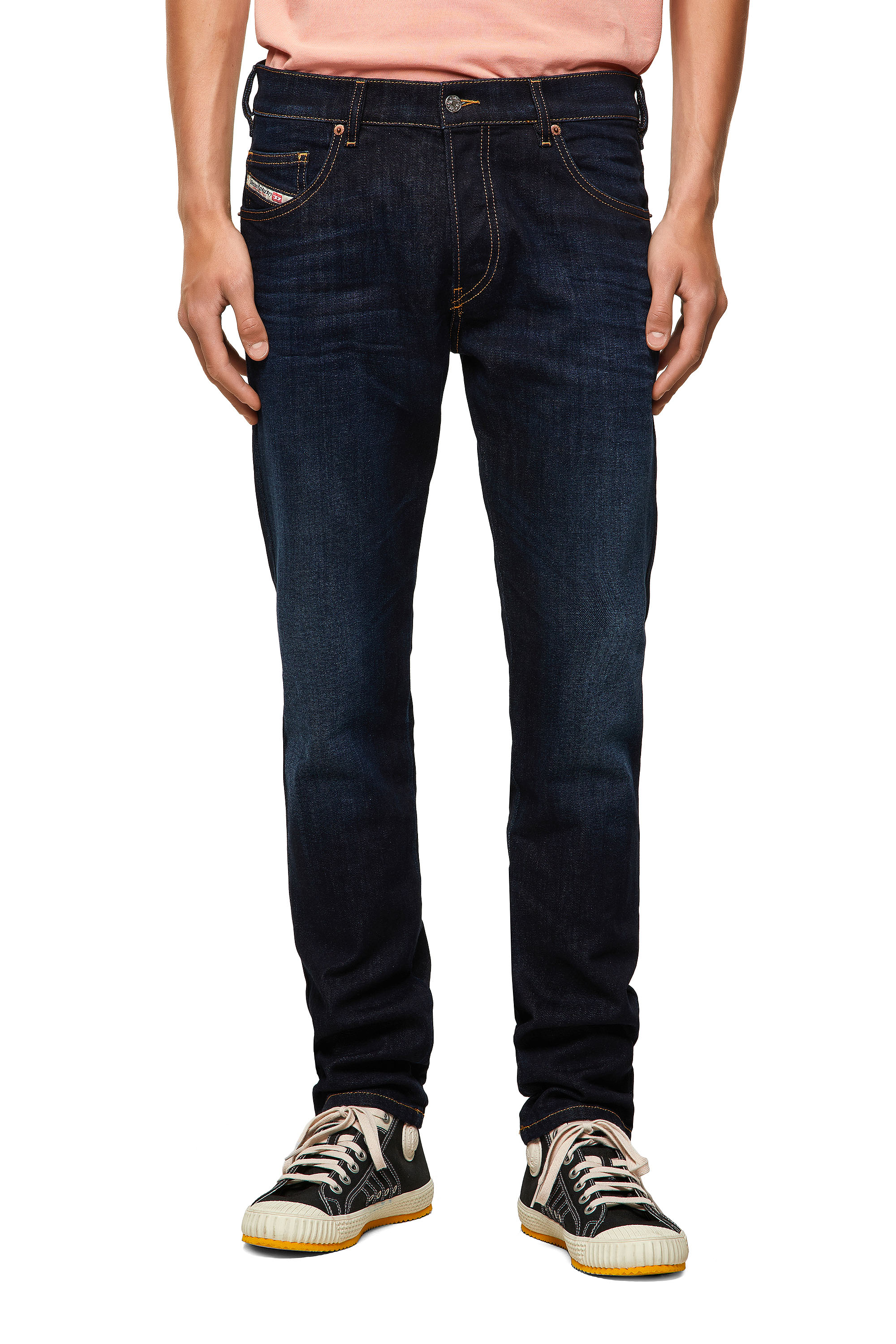 Diesel - D-Yennox 009ZS Tapered Jeans, Dunkelblau - Image 1