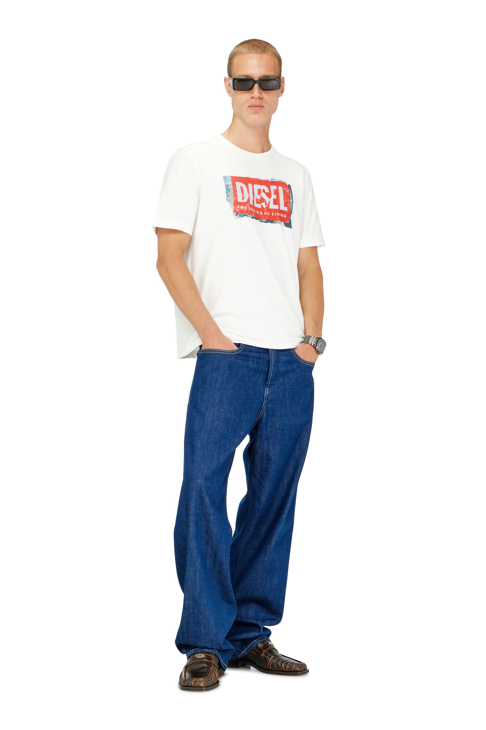 Diesel - T-ADJUST-Q6, Herren T-Shirt mit Logo in Knitter-Optik in Wei&szlig; - 1