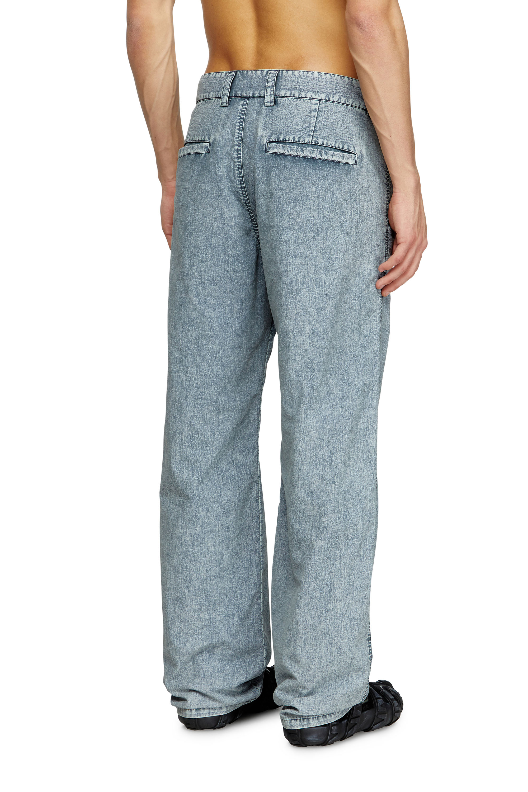 Diesel - P-HANTIK-CHINO, Pantaloni chino in nylon Taslan riciclato Uomo in Blu - 4