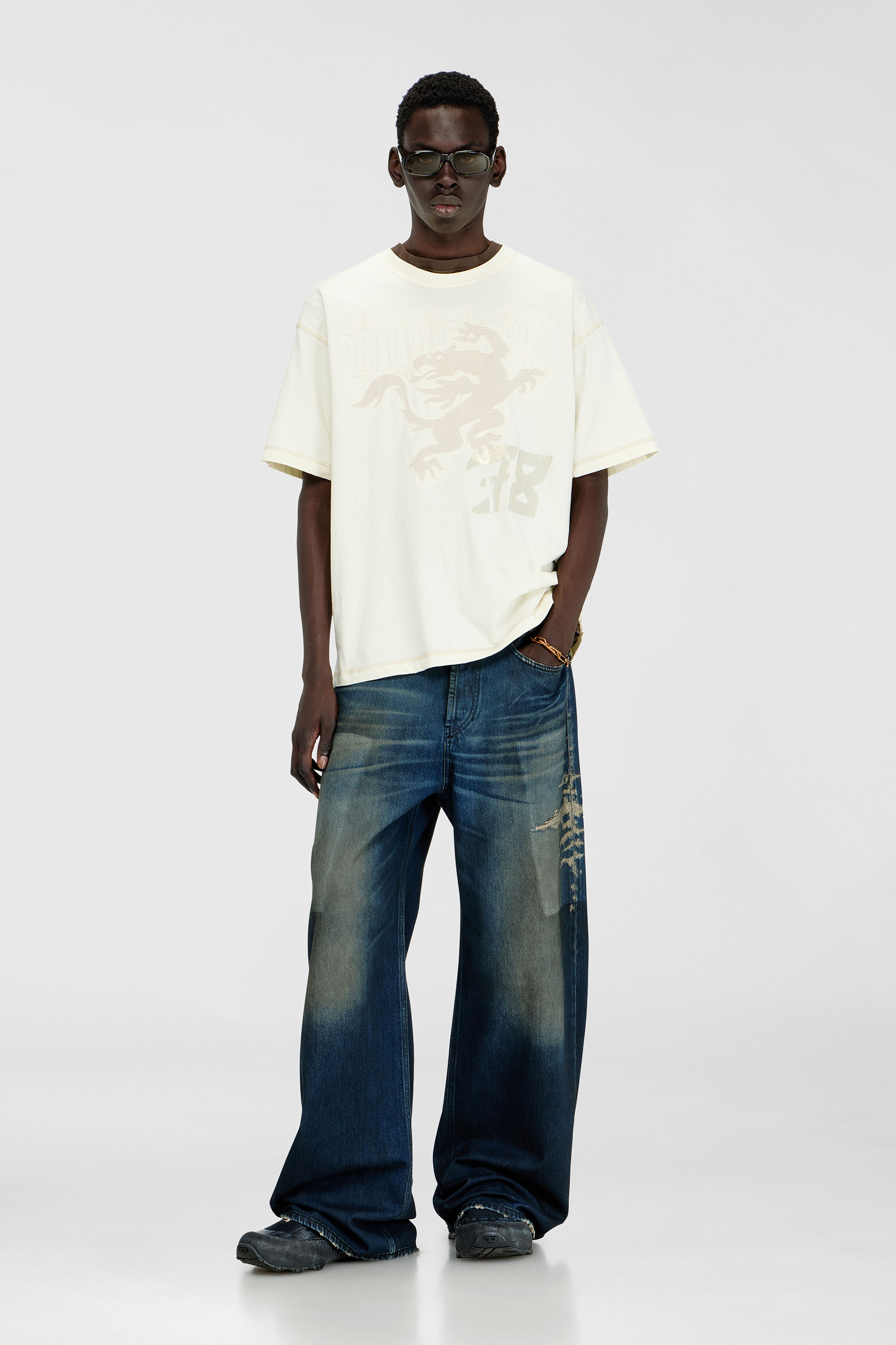 Diesel - T-BOXT-NOTCH, Herren Lockeres T-Shirt mit Prints und Stickereien in Wei&szlig; - 2