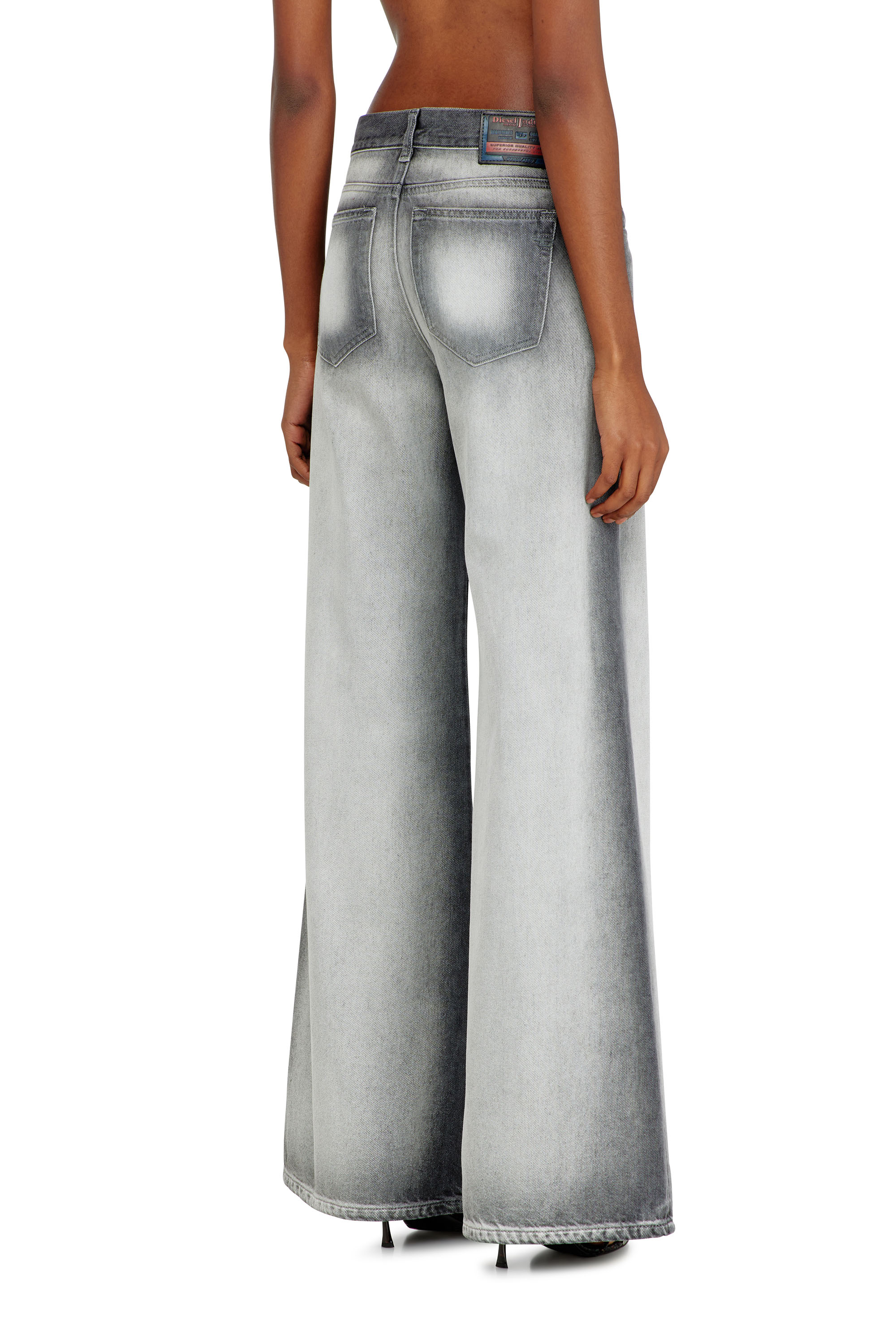 Diesel - Flare Jeans 1978 D-Akemi 09P28 Donna, Grigio Chiaro - Image 4