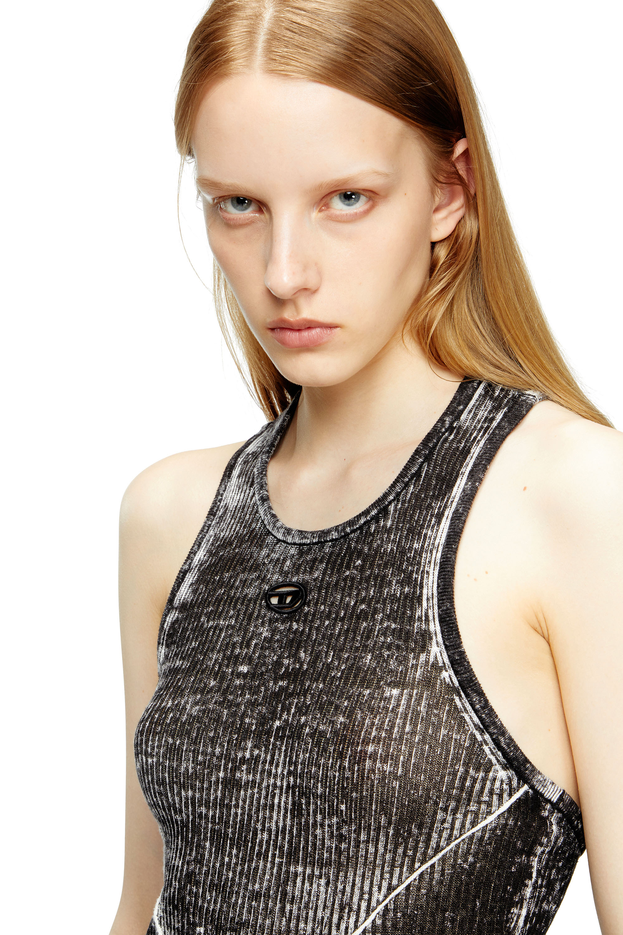 Diesel - M-RAB, Abito in maglia di lino con logo cut-out Donna in Nero - 5