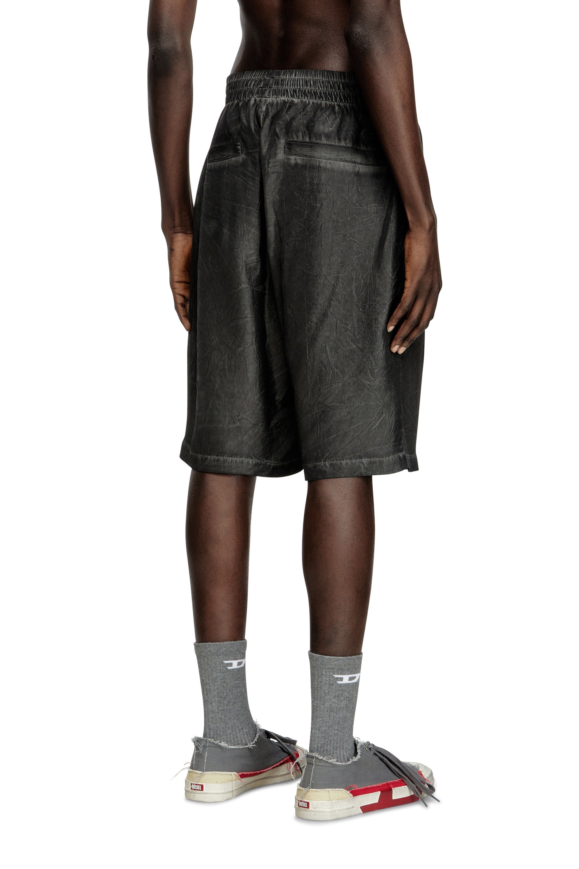 Diesel - P-LEON-SHORT, Unisex Leichte Shorts mit Knitter-Verblassen in null - 5