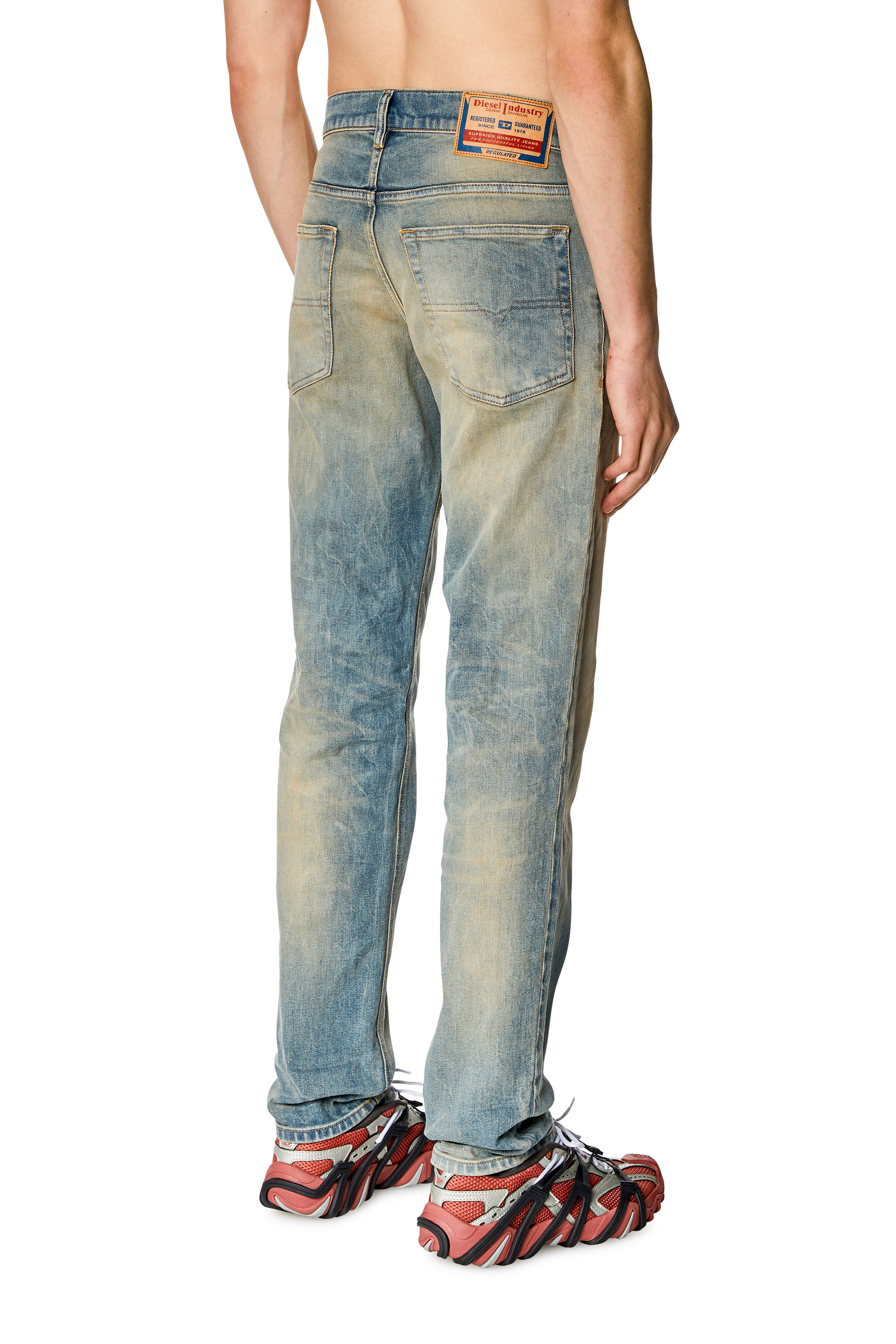 Diesel - Tapered Jeans 2023 D-Finitive 09H78, Bleu moyen - Image 2