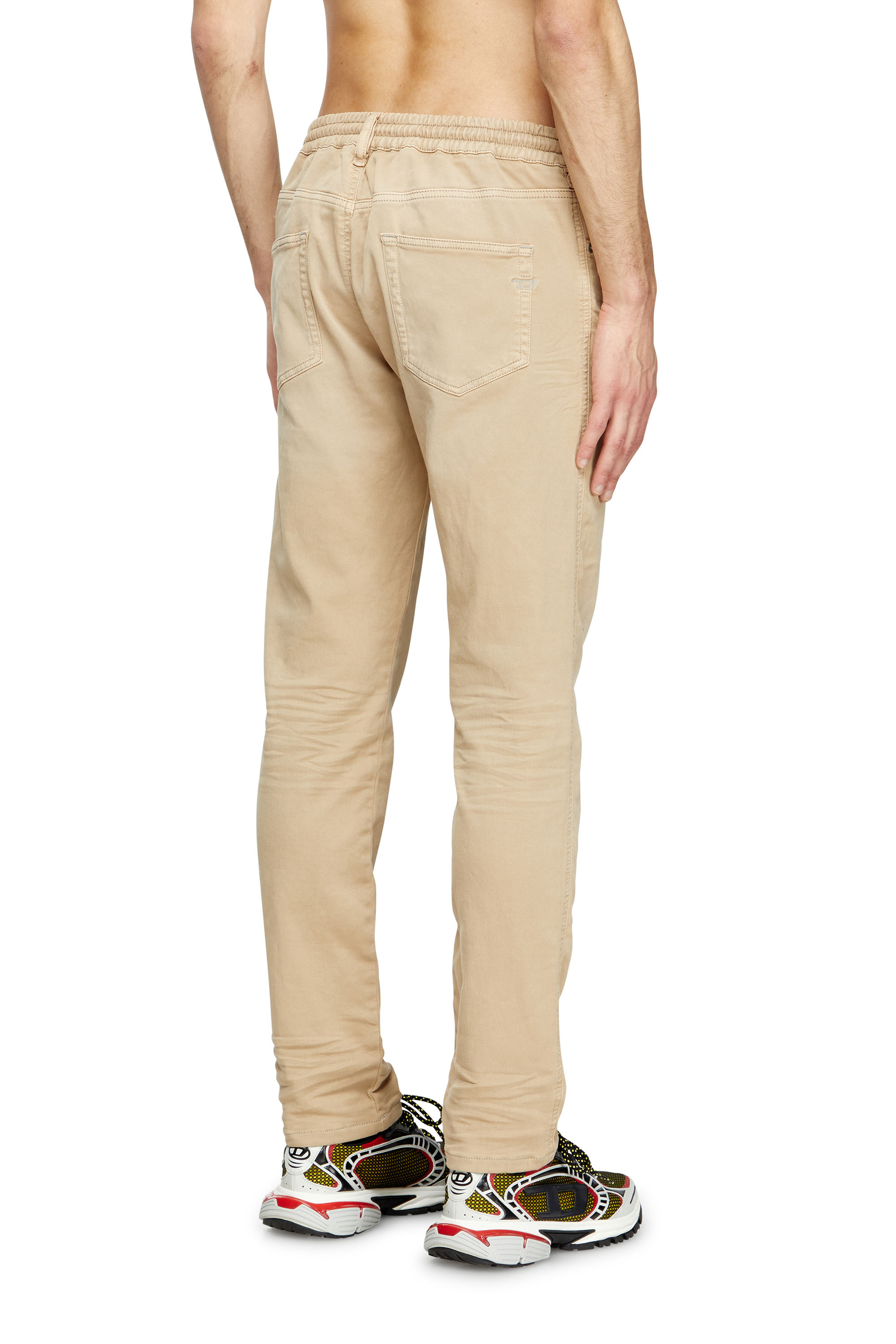 Diesel - Slim 2060 D-Strukt Joggjeans® 0670M Uomo, Marrone Chiaro - Image 3