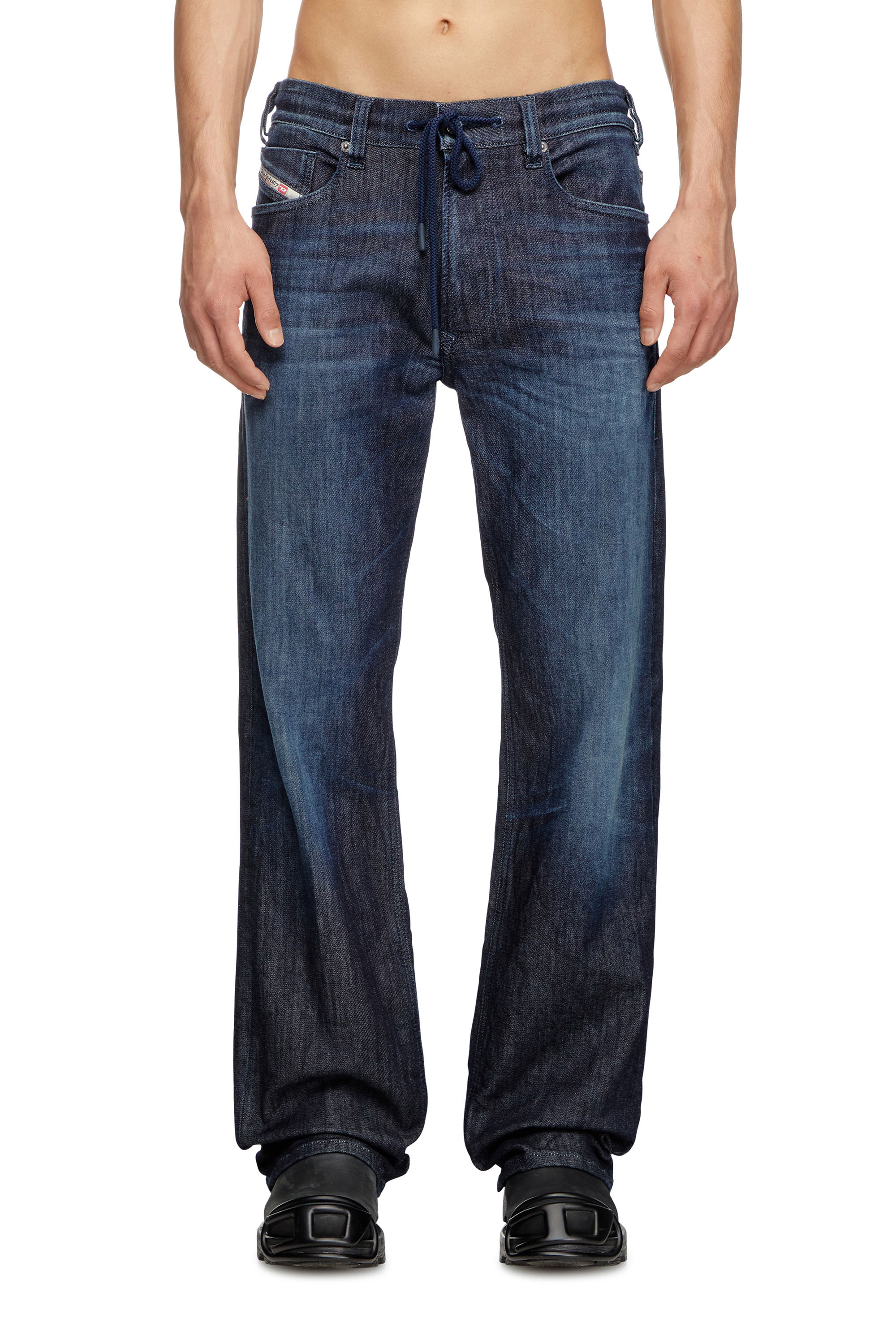 Diesel - Relaxed 2080 D-Reel Joggjeans® 09L11 Homme, Bleu Foncé - Image 2