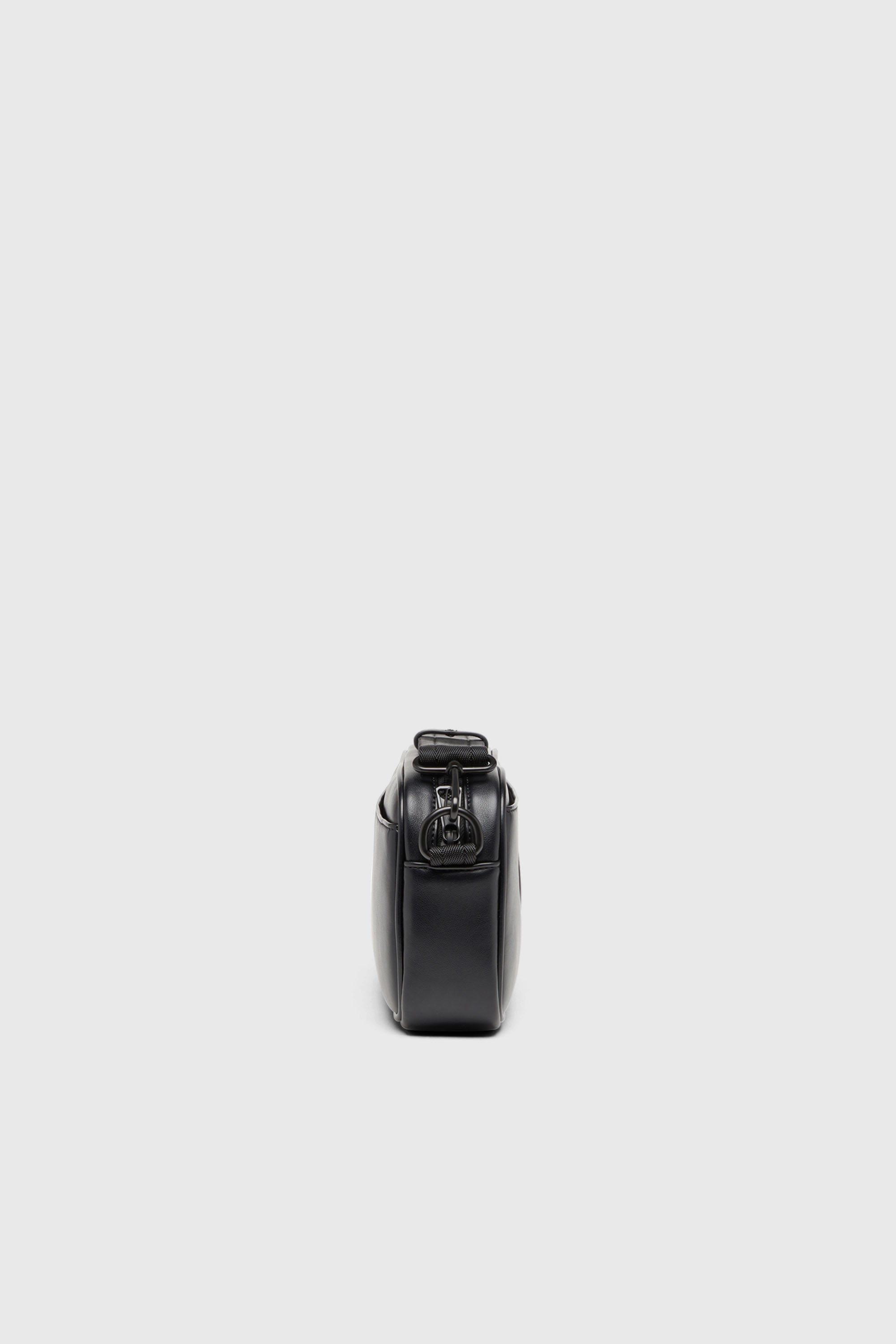 Diesel - HOLI-D CAMERA BAG, Holi-D-Camera bag in neoprene e PU Uomo in Nero - 4