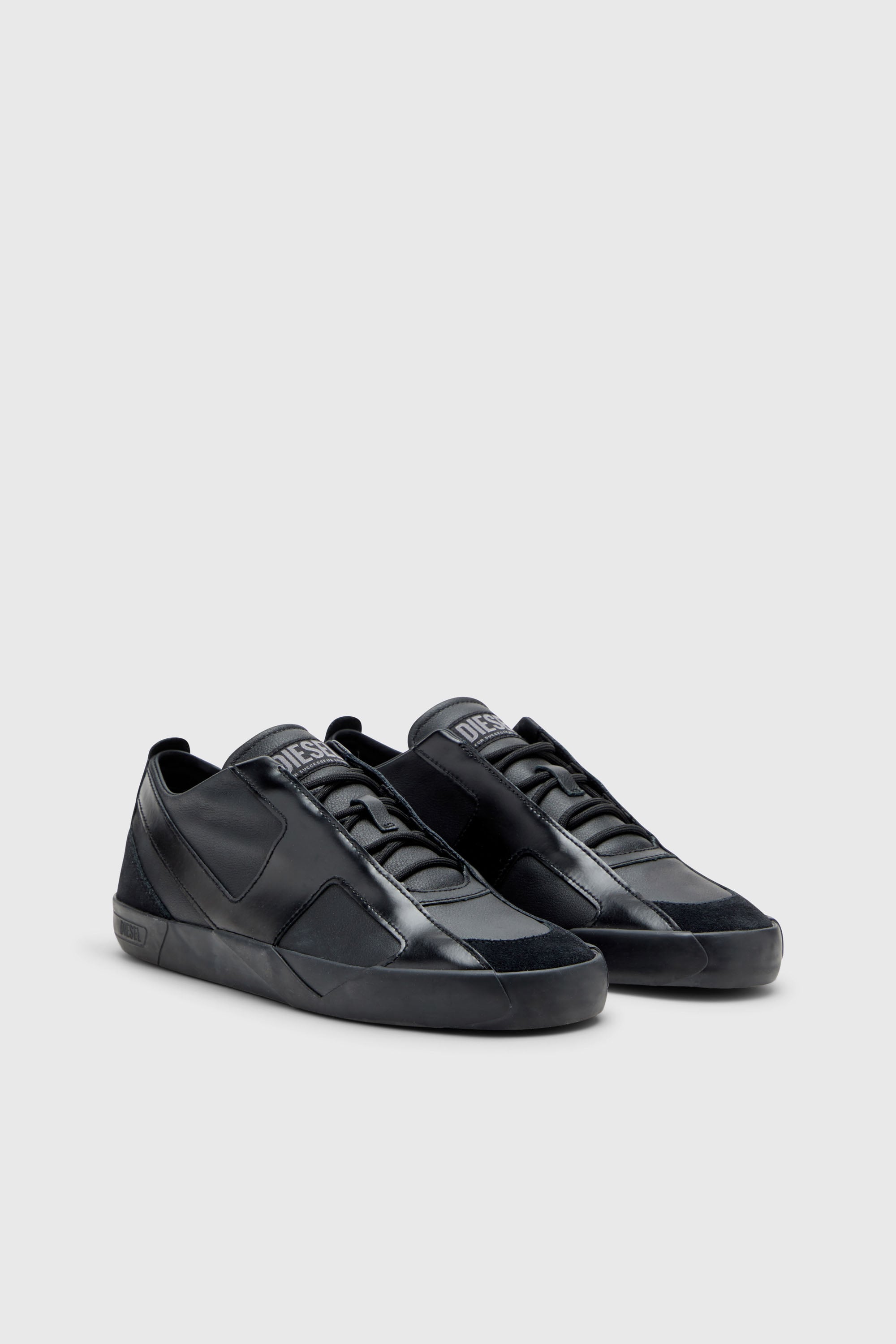 Diesel - S-SLANTE-D LOW, S-Slante-D-Baskets en daim et cuir avec logo D Homme in Noir - 1