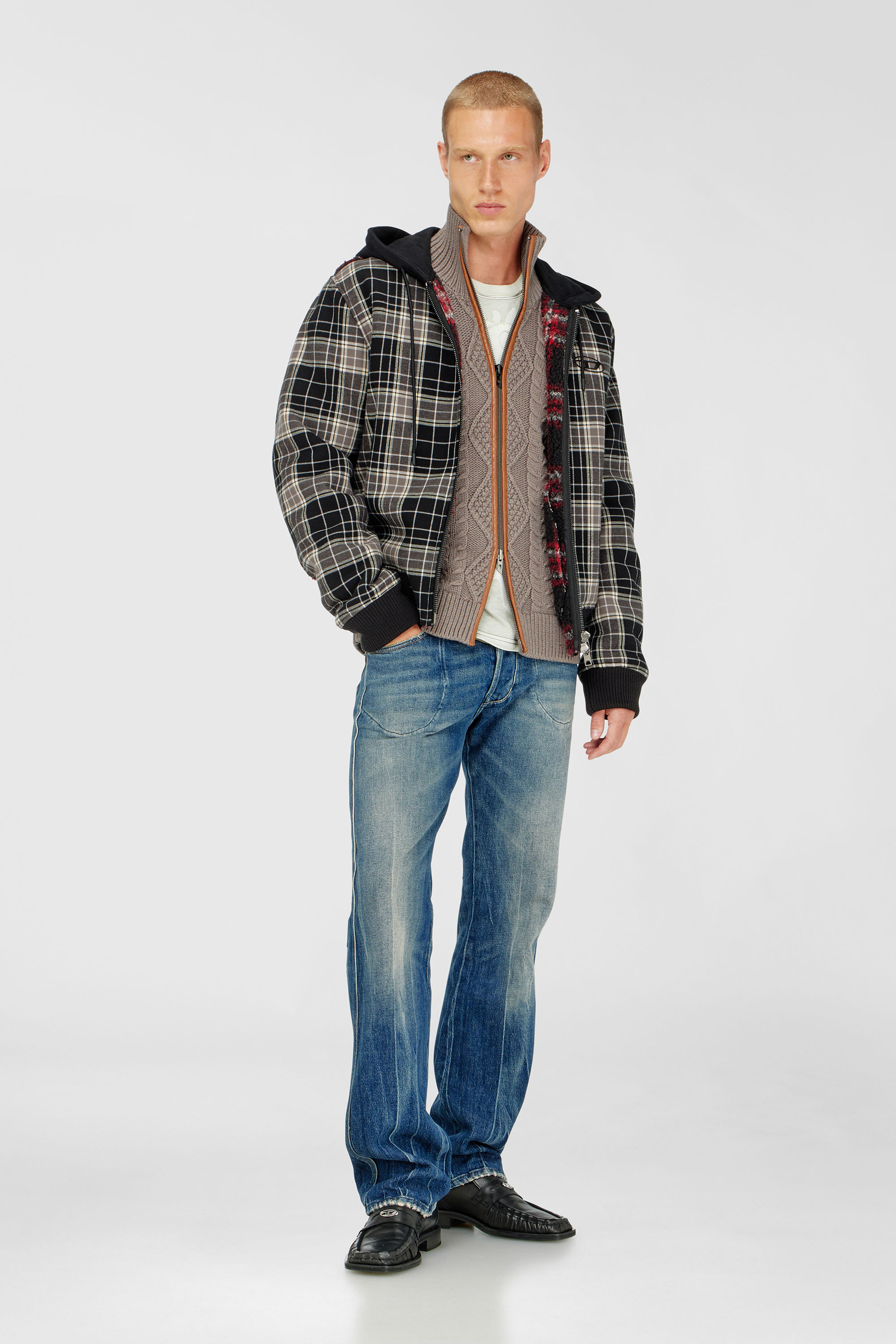 Zip-Cardigan aus Zopfmusterstrick