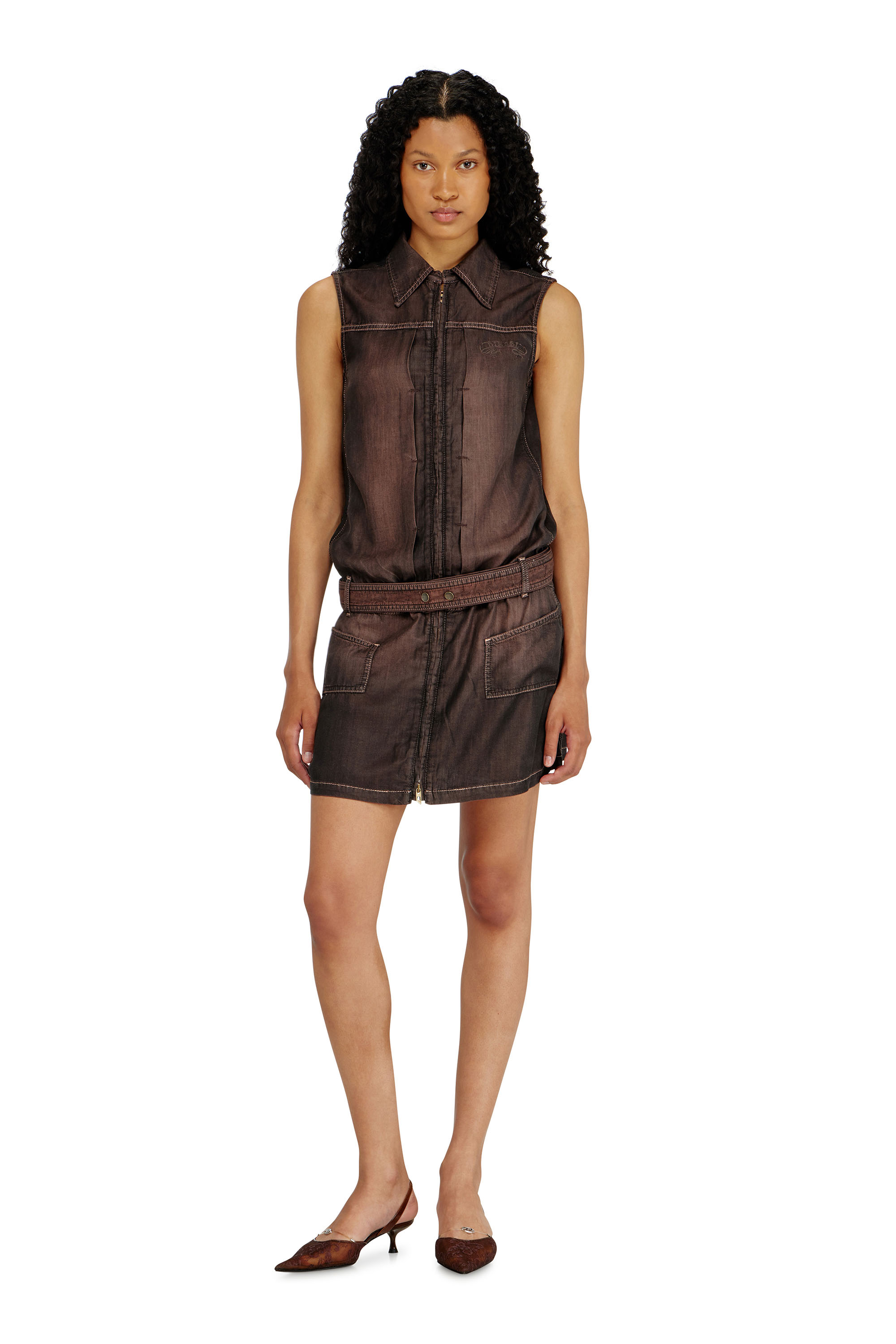 Diesel - DE-EDROS-S, Robe courte en denim enduit fluide Femme in Marron - 2