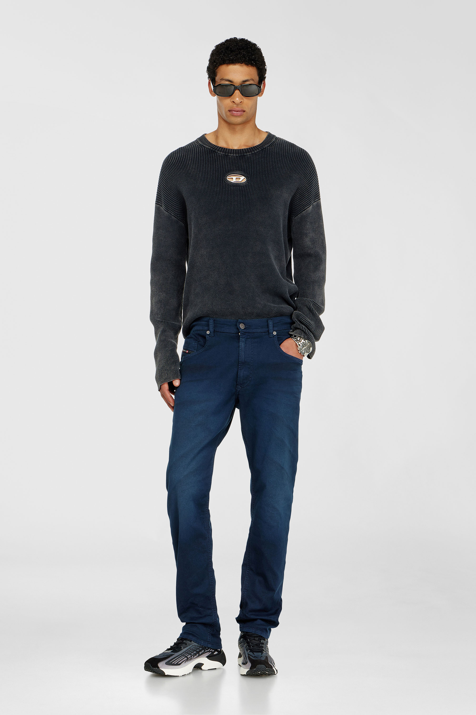 Diesel - Regular 2032 D-Krooley-BW Joggjeans&reg; 0670M Homme, Bleu Fonc&eacute; - Image 1