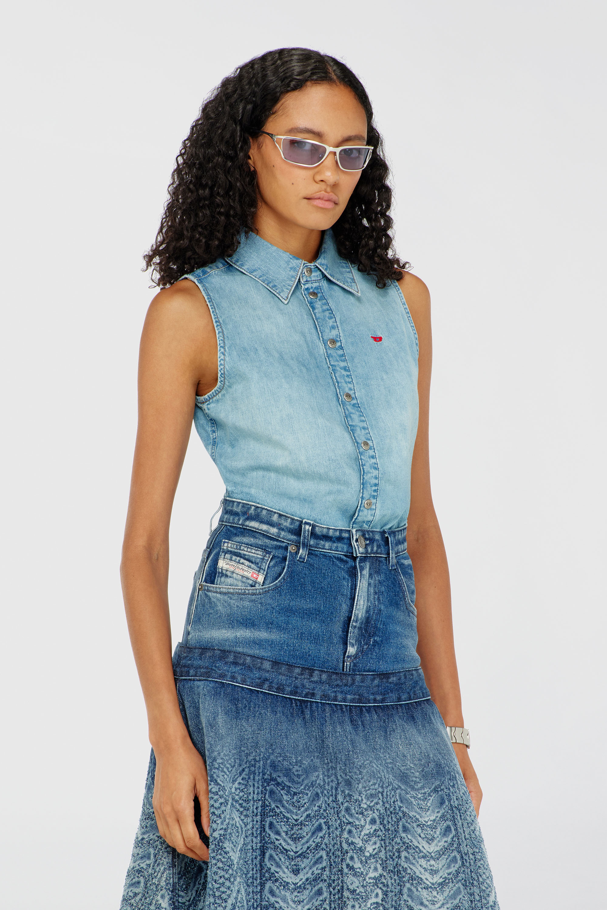 Diesel - DE-EAZY-SL, Chemise en denim sans manches Femme in Bleu - 1