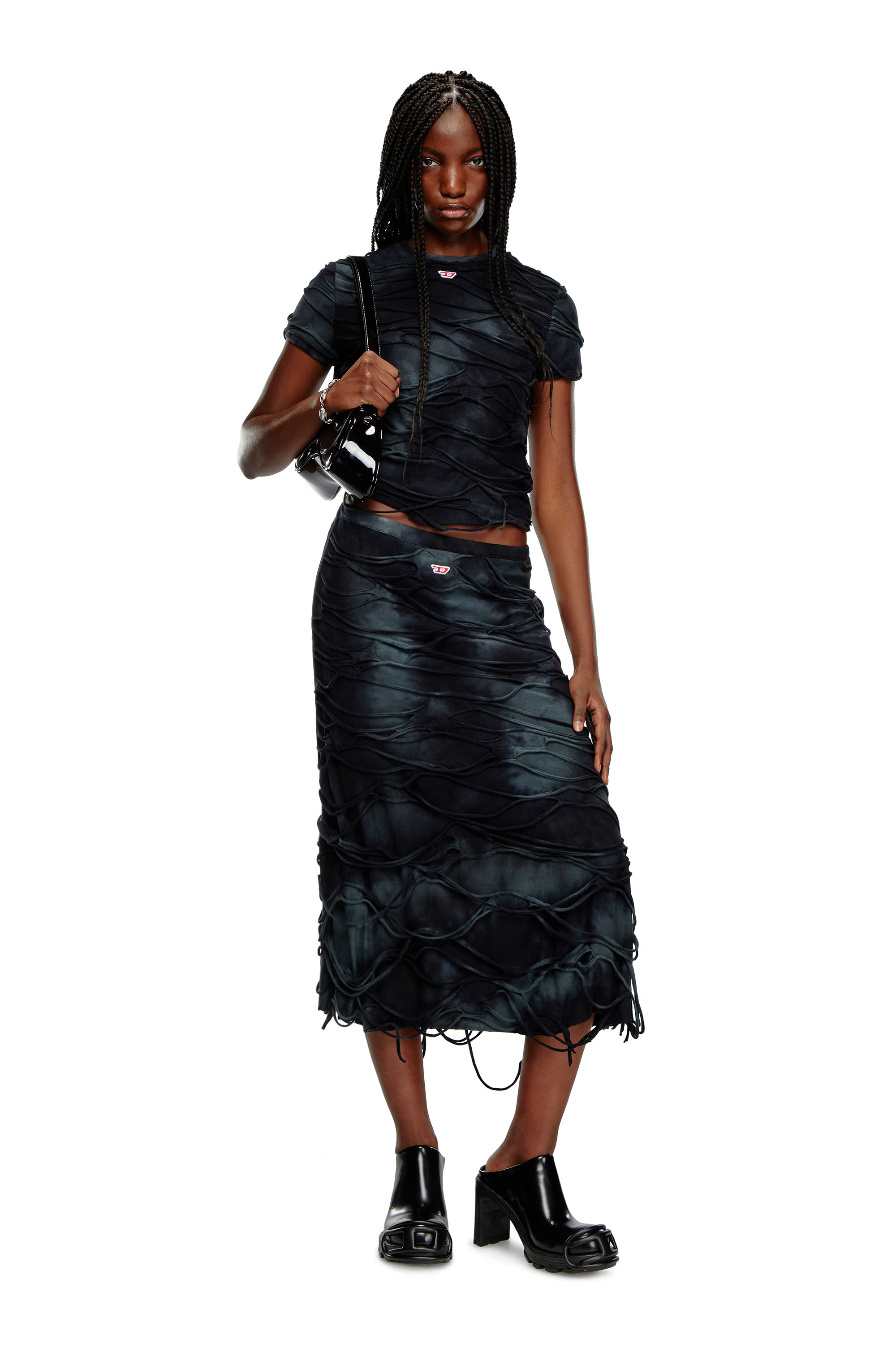 Diesel - T-UNCUTIE-LONG-P1, Femme T-shirt avec fils flottants in Noir - Image 2