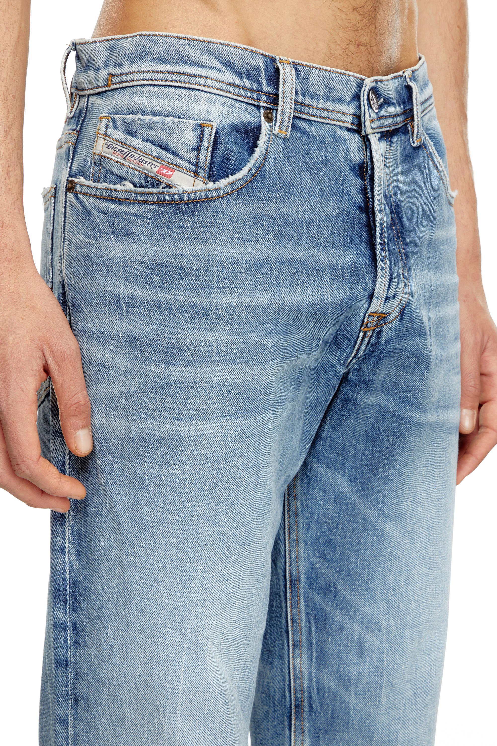 Diesel - Homme Tapered Jeans 2023 D-Finitive 09J54, Bleu moyen - Image 4