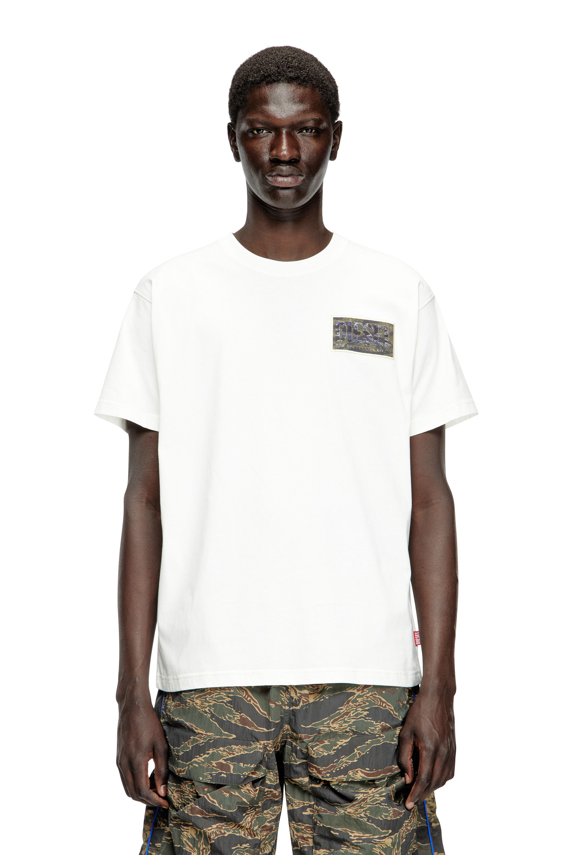 Diesel - T-NORM-T3, T-shirt avec empiècement à logo camouflage Homme in ToBeDefined - 1
