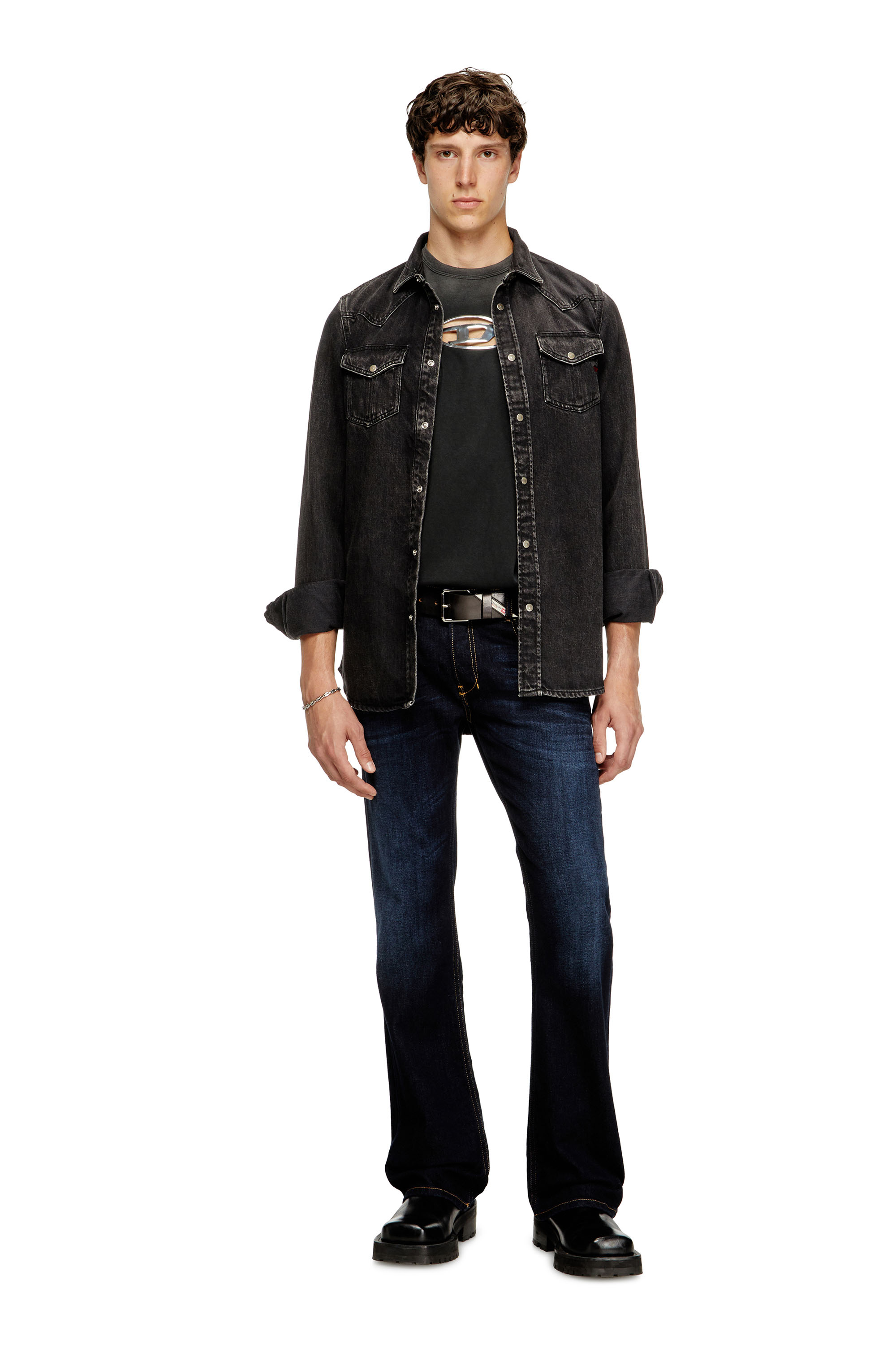 Diesel - T-ADJUST-Q8, T-shirt délavé avec cut-out Oval D Homme in Noir - 2