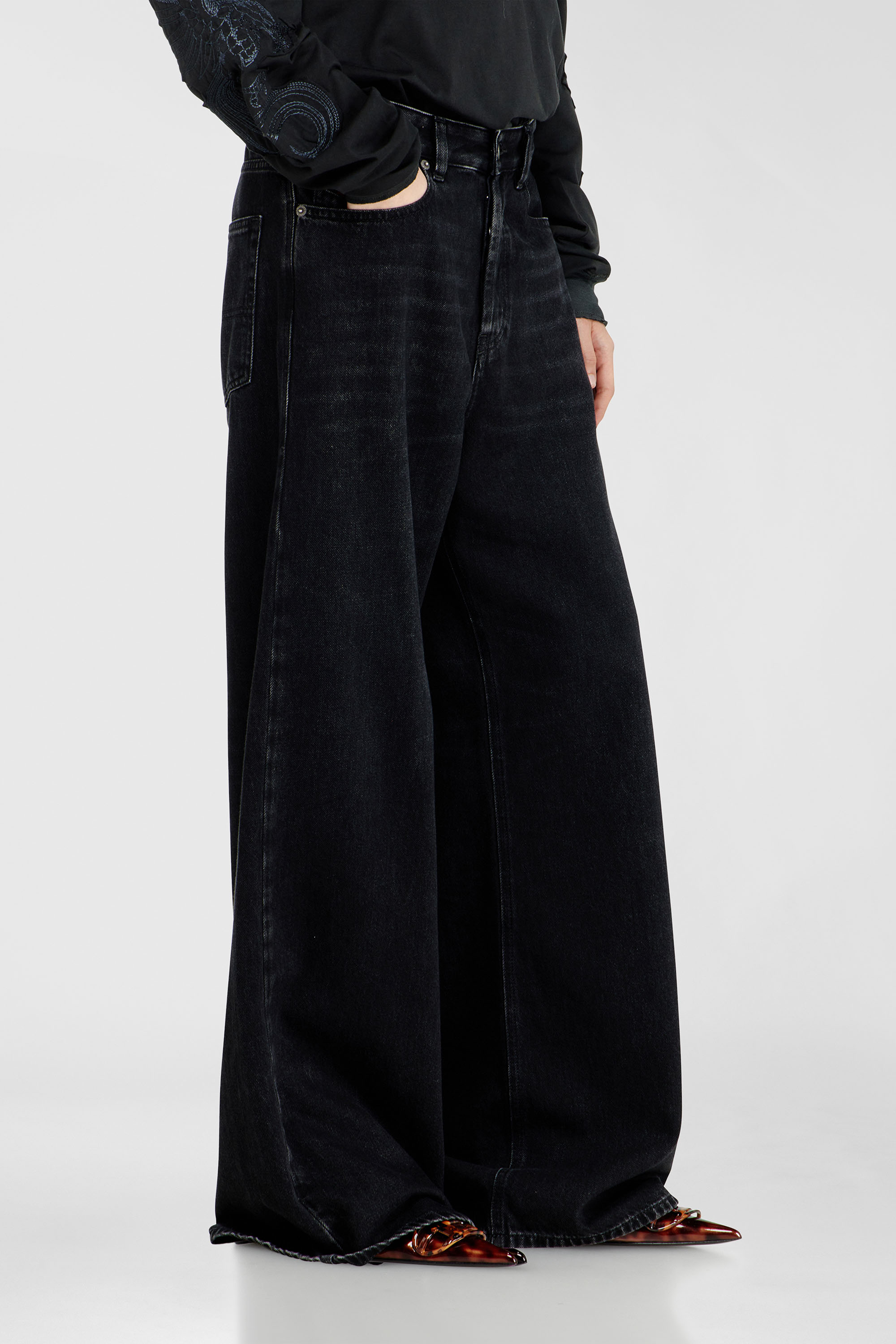 Diesel - Relaxed Jeans 1996 D-Sire 09P09 Unisex, Nero/Grigio scuro - Image 9