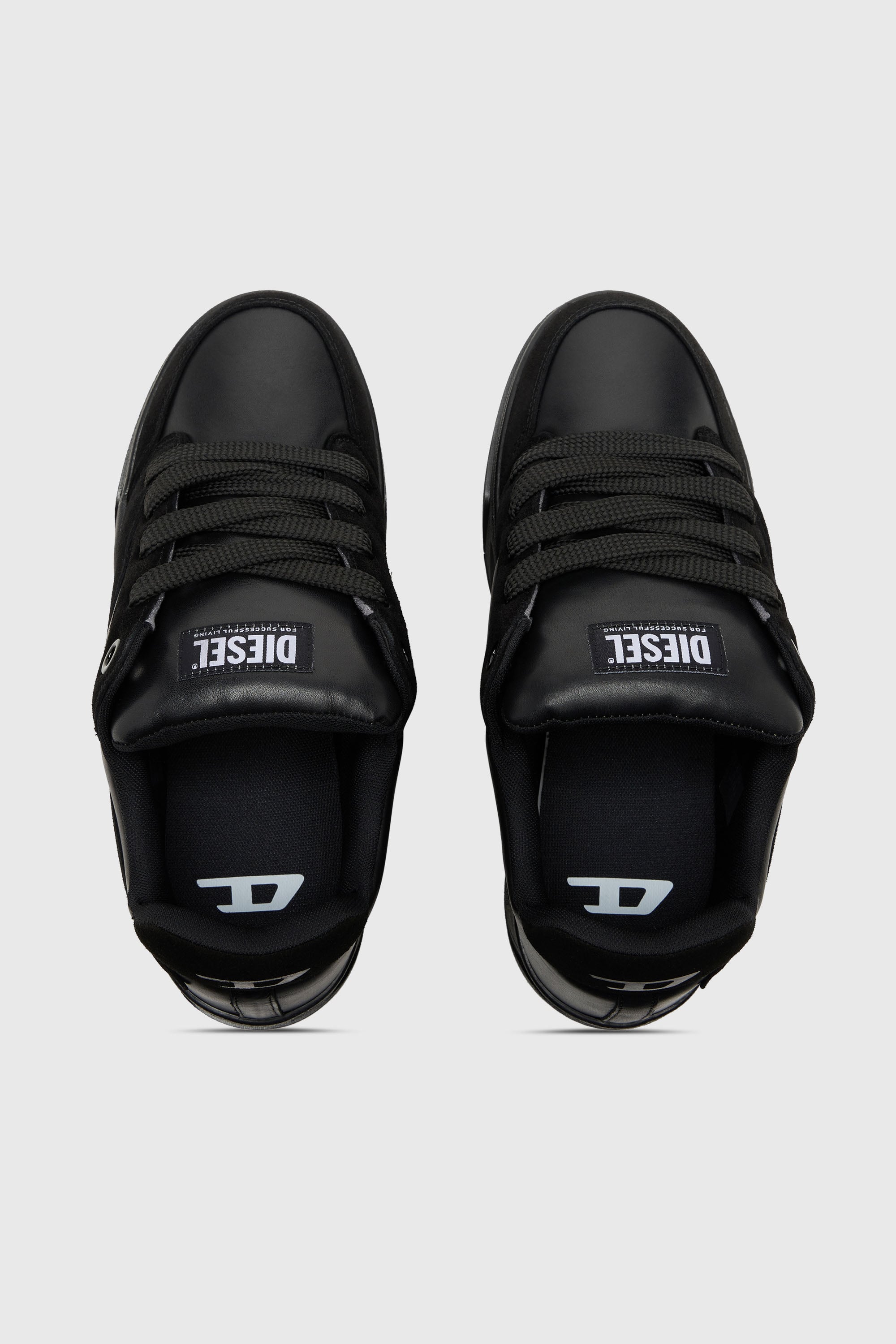 Diesel - S-D-OLLIE LOW, Herren D-Ollie-Monochrome Sneaker aus Wildleder und Leder in Schwarz - 4