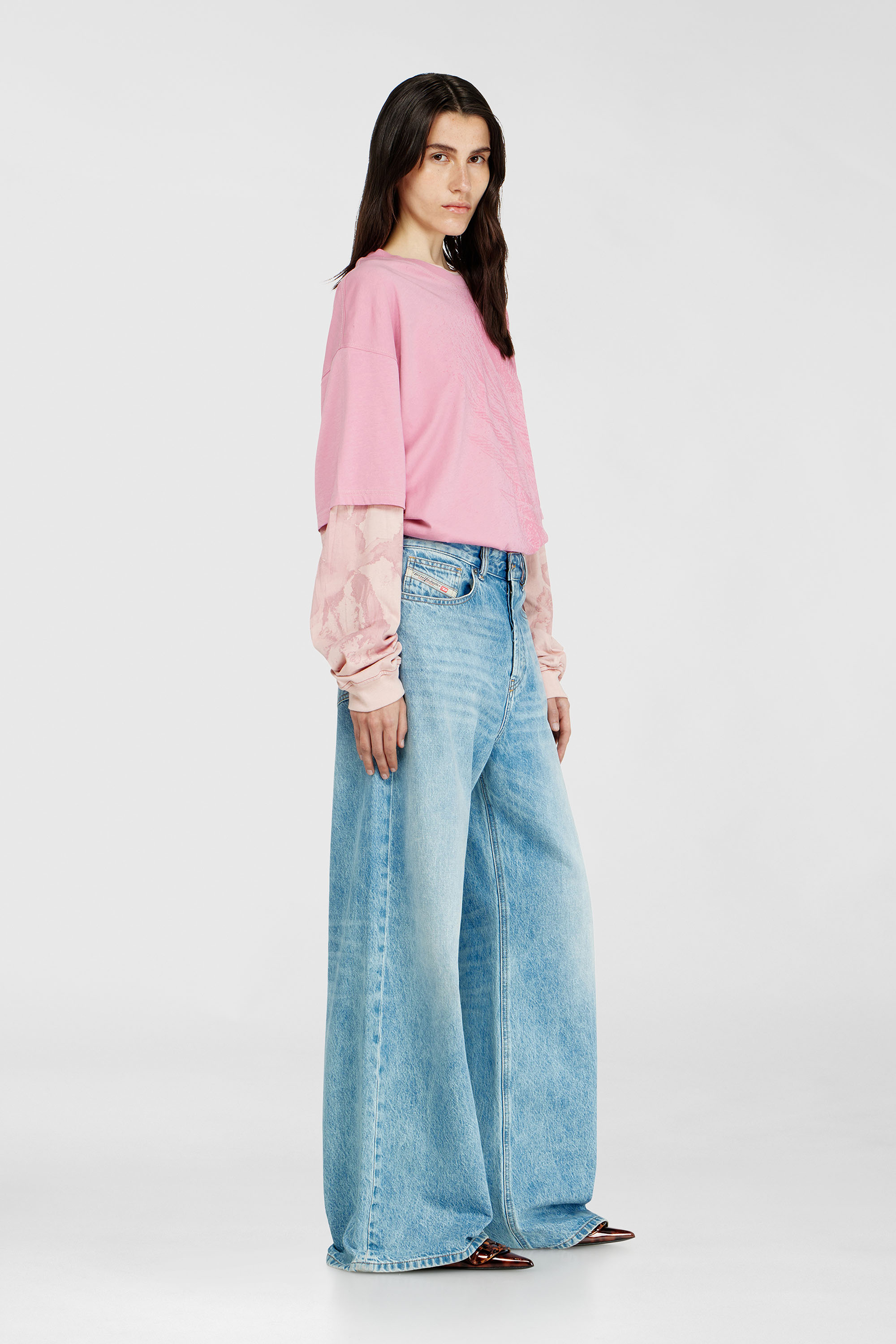 Diesel - Unisex Relaxed Jeans 1996 D-Sire 09I29, Hellblau - 2