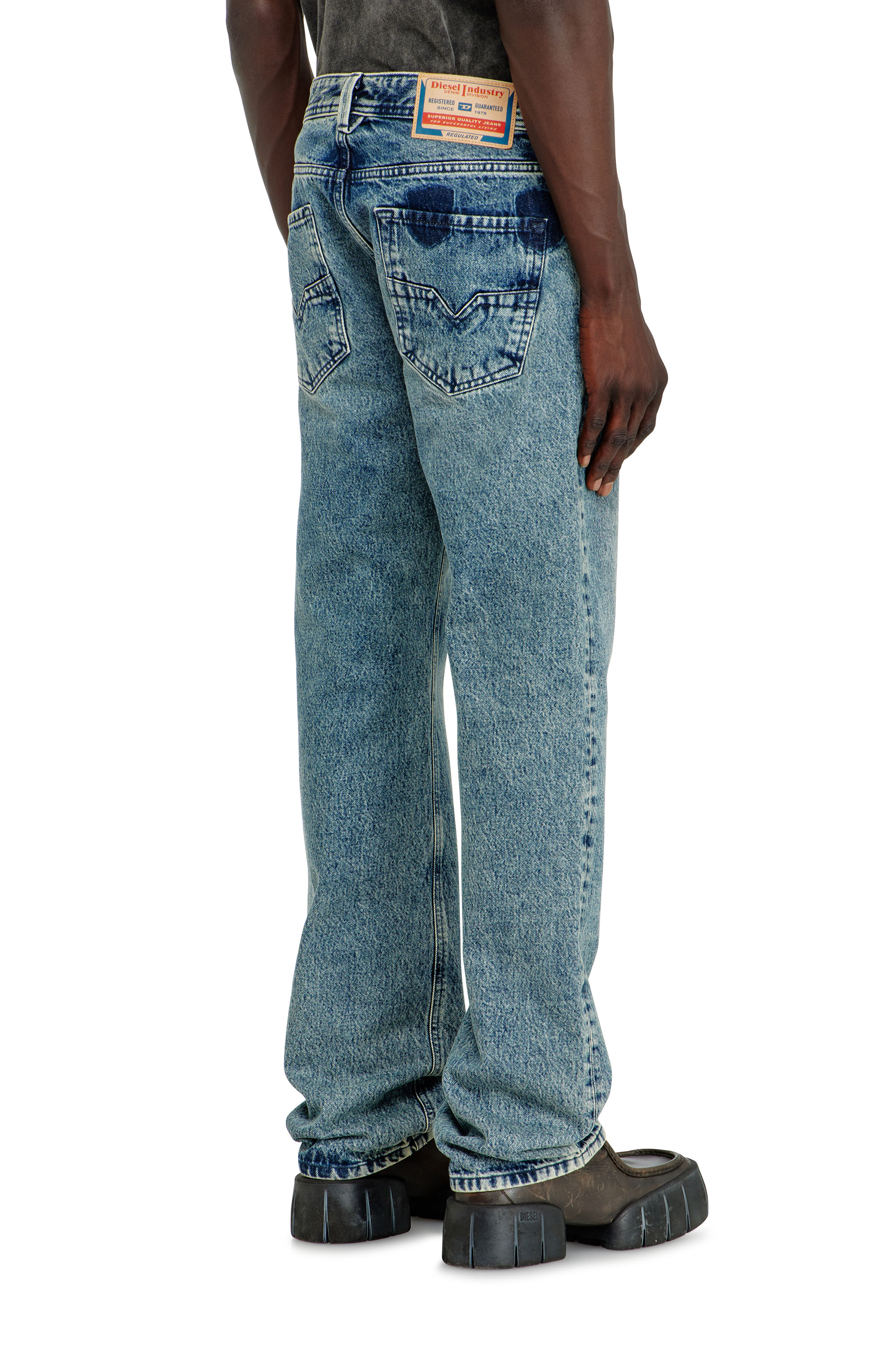 Diesel - Herren Regular Jeans 1985 Larkee 0IFBV, Mittelblau - 5