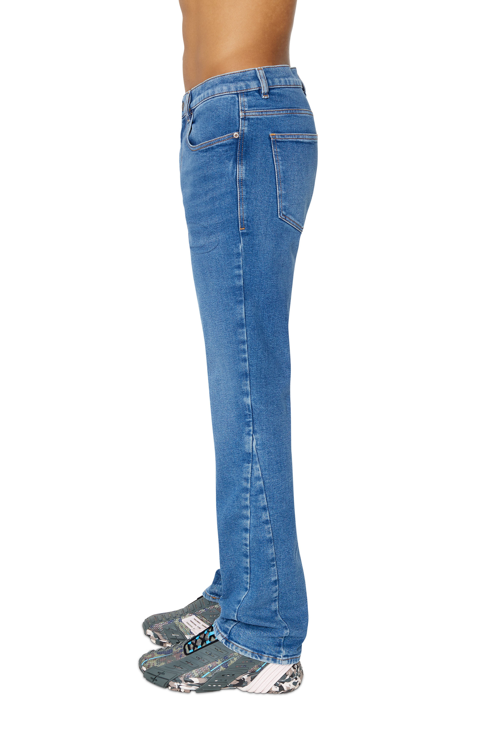 Diesel - 2021 D-Vocs 09E34 Bootcut Jeans, Blu medio - Image 5