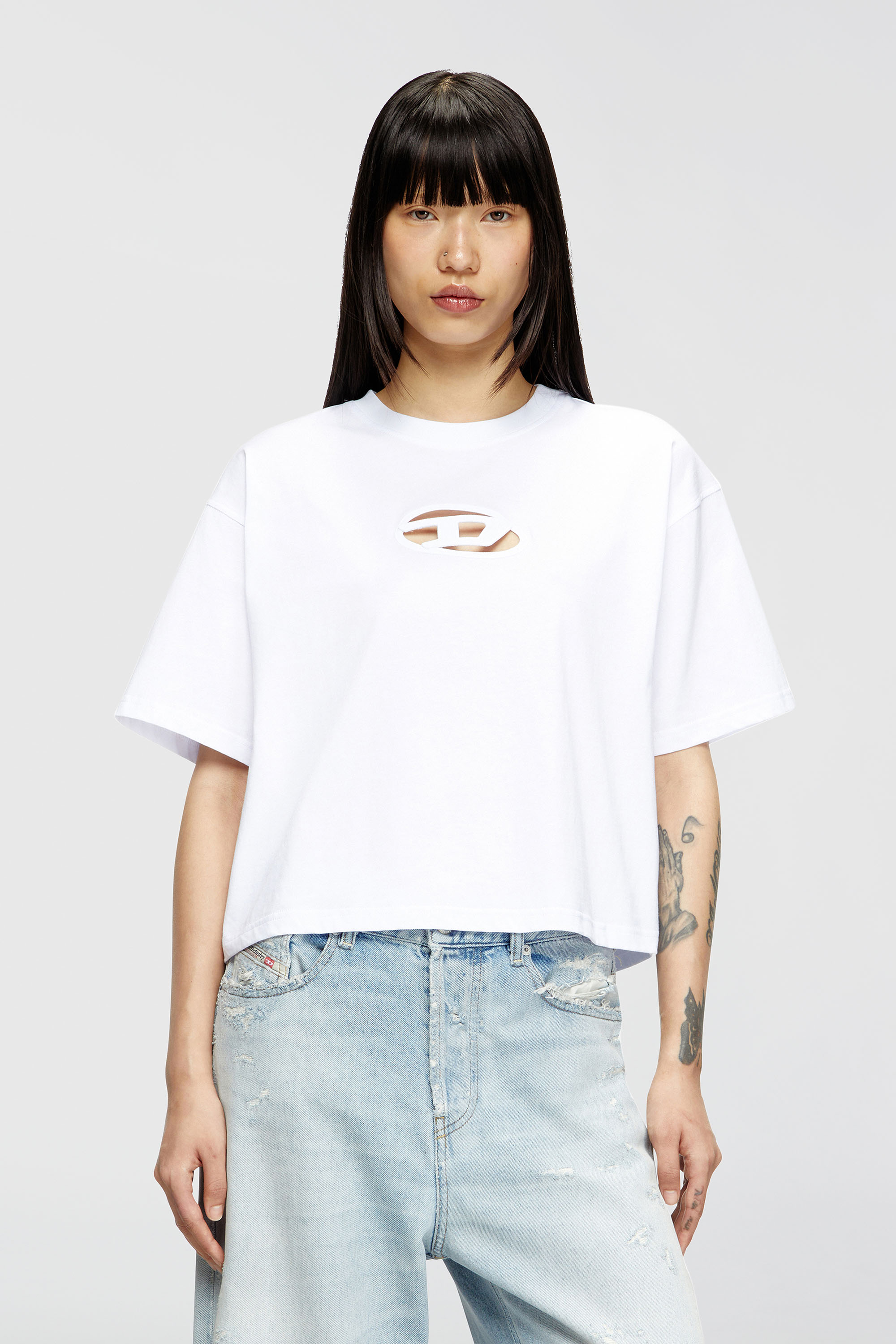 Diesel - T-BUXT-CROP-OD, T-shirt boxy con Oval D cut-out Donna in Bianco - 3