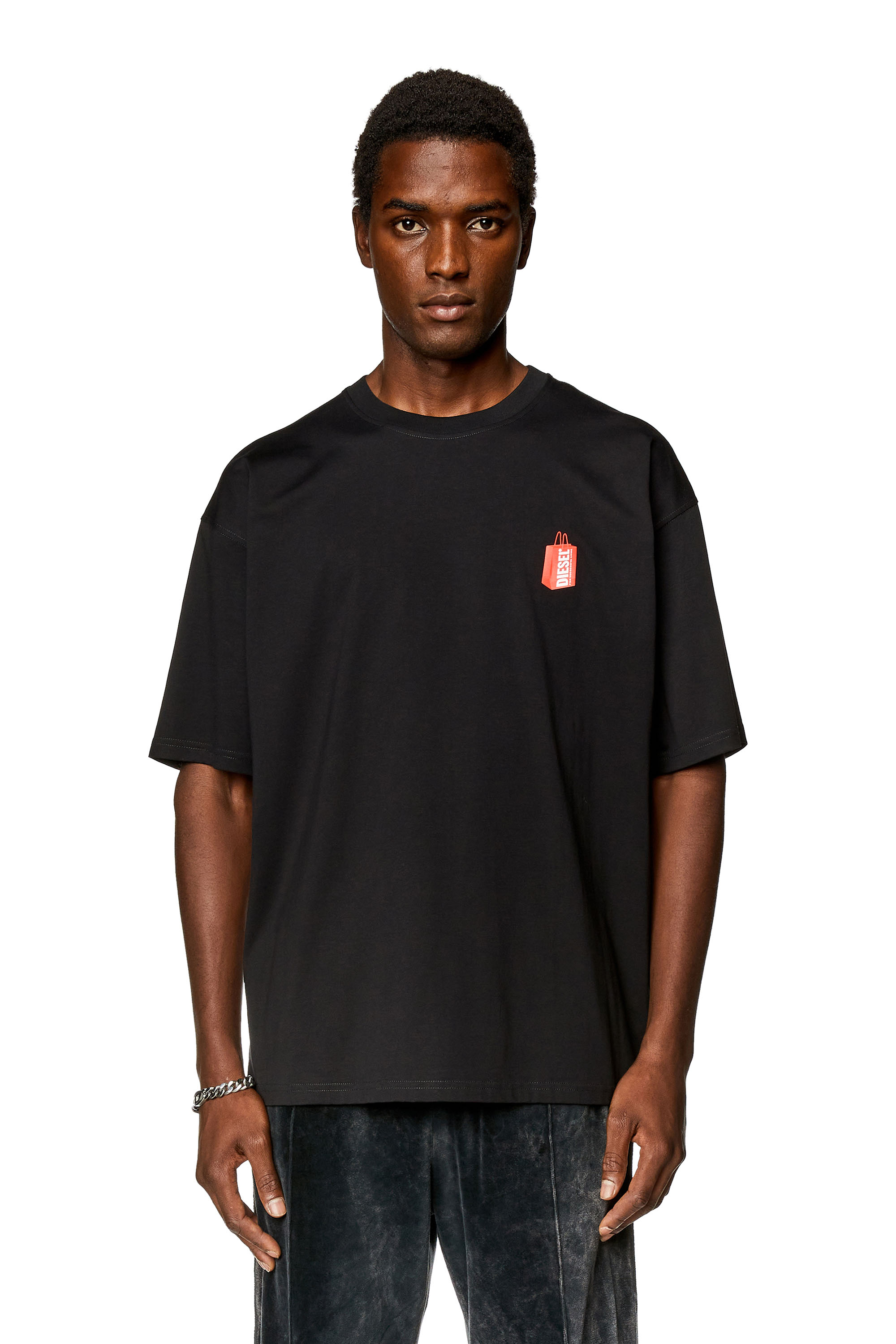 Diesel - T-BOXT-N2, Uomo T-shirt con stampa sneaker Prototype in Nero - Image 1