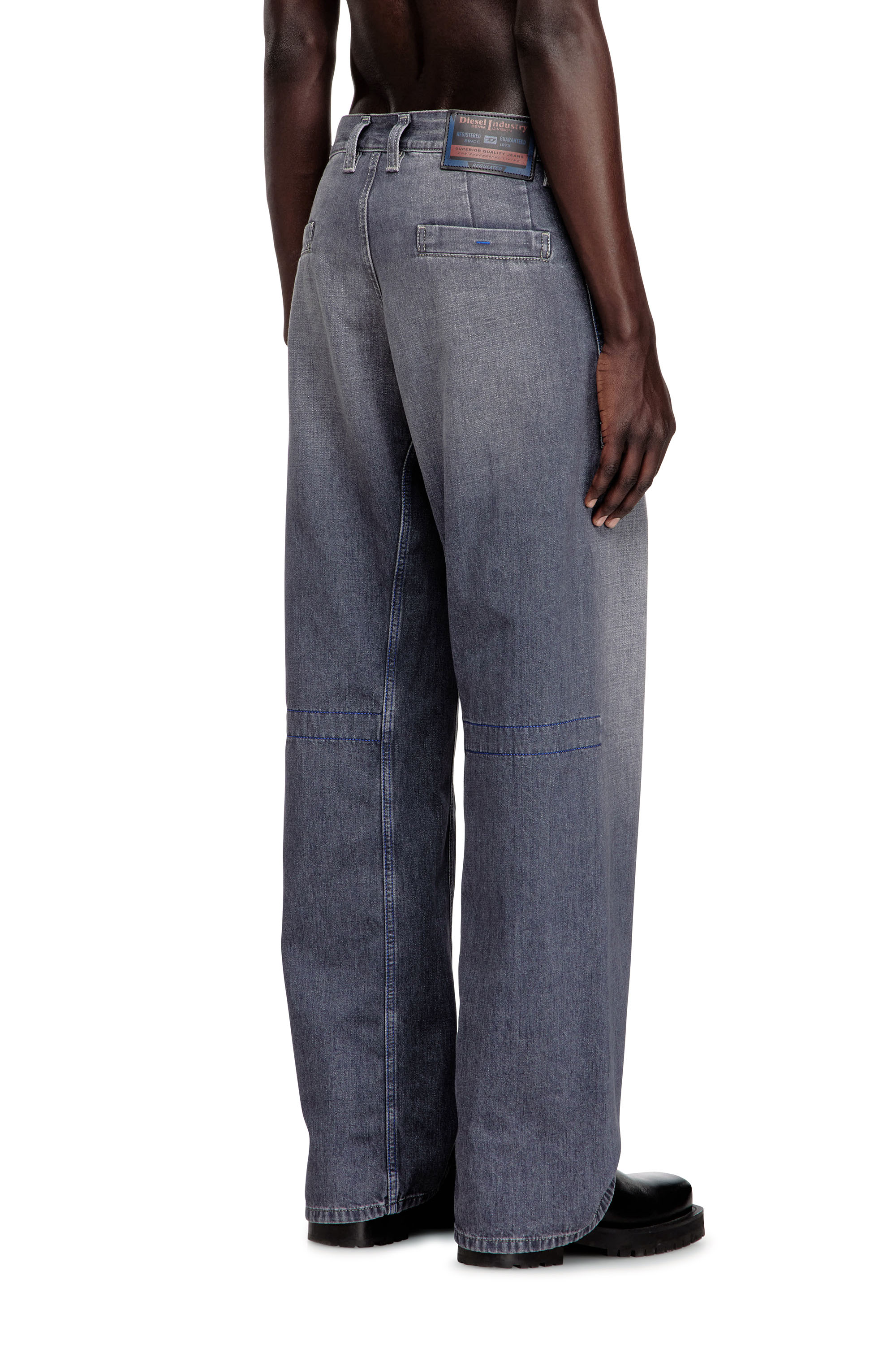Diesel - Relaxed Jeans D-Zeta 09N83 Uomo, Grigio - Image 4