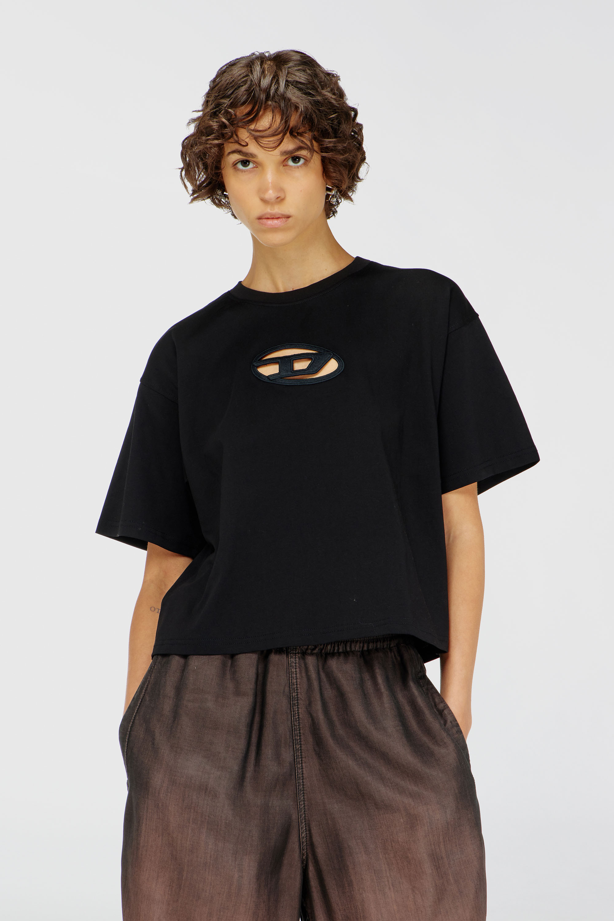 Diesel - T-BUXT-CROP-OD, T-shirt boxy con Oval D cut-out Donna in Nero - 1
