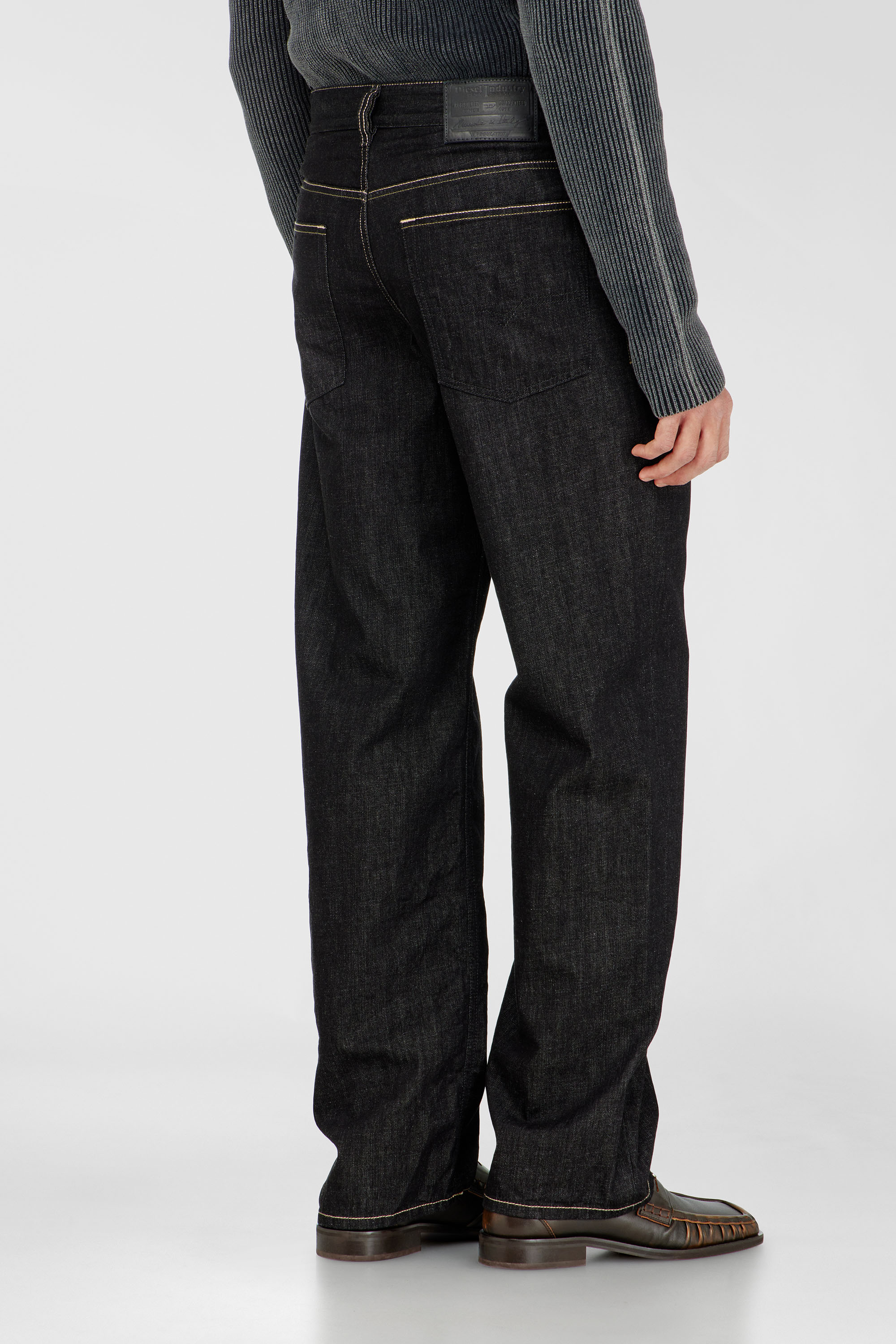 Diesel - Relaxed Jeans 2001 D-Macro 09R42 Uomo, Nero/Grigio scuro - Image 5
